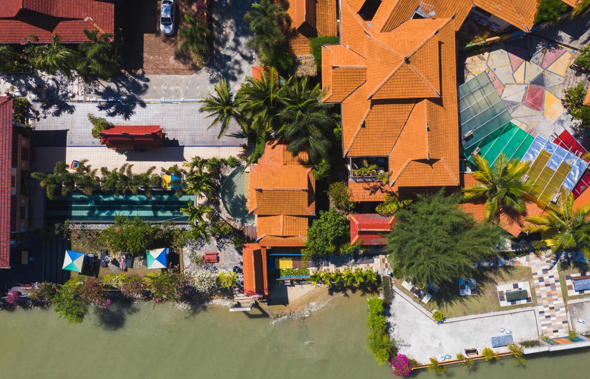Lost Paradise Resort