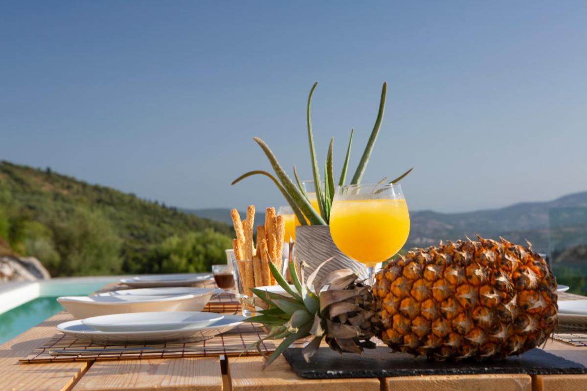 Rachi Sea View White Villa photo 2
