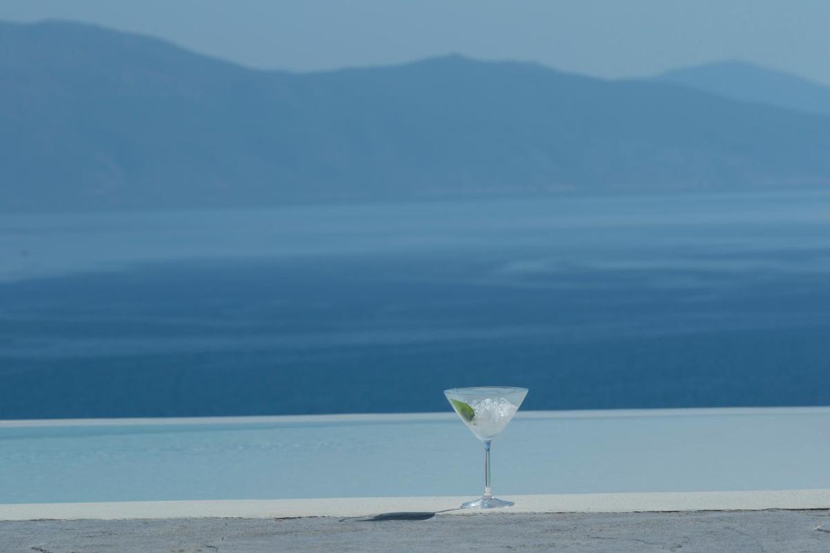 Rachi Sea View White Villa photo 3