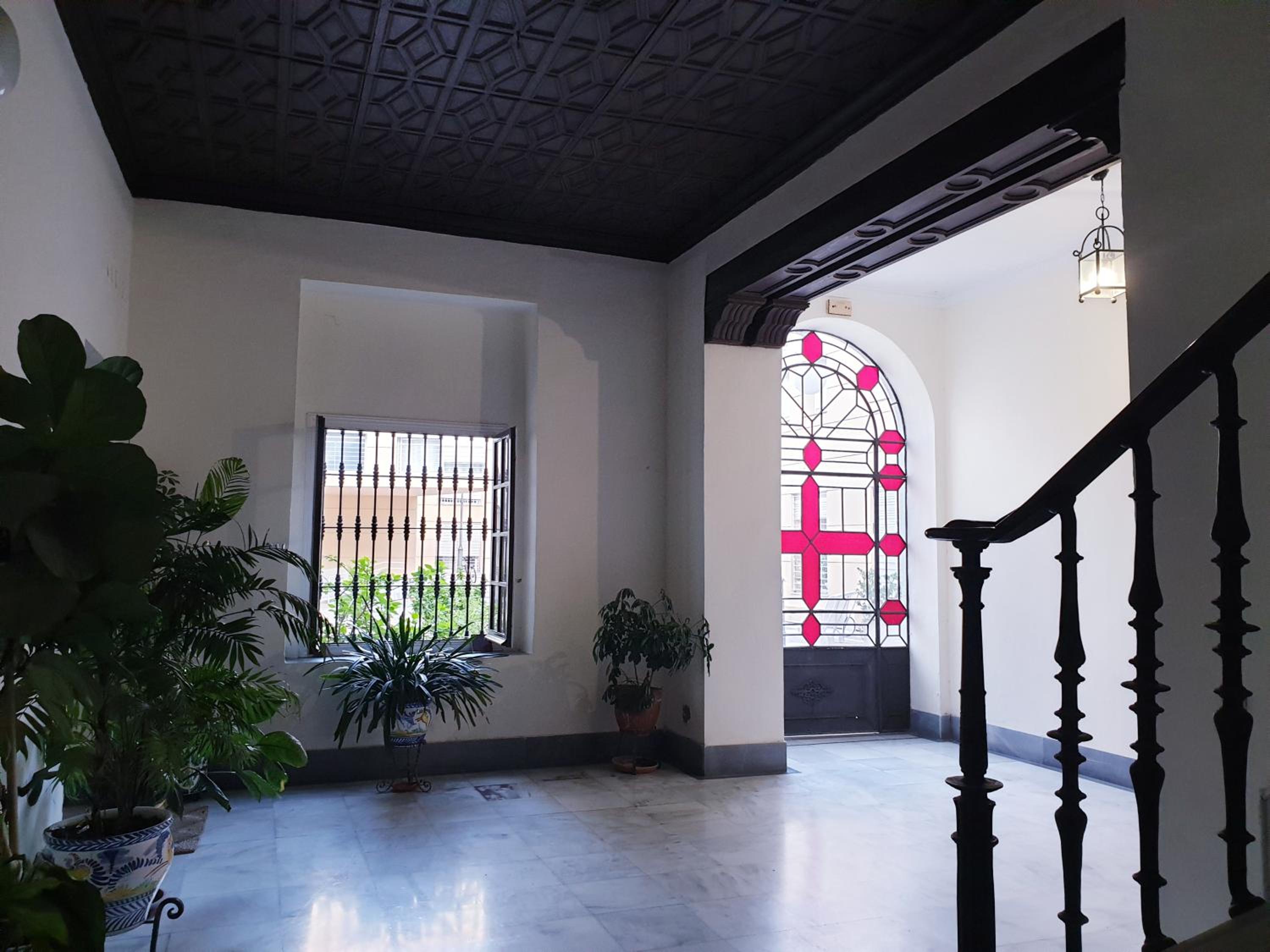 Sherryflat Palacio - Parking view 4