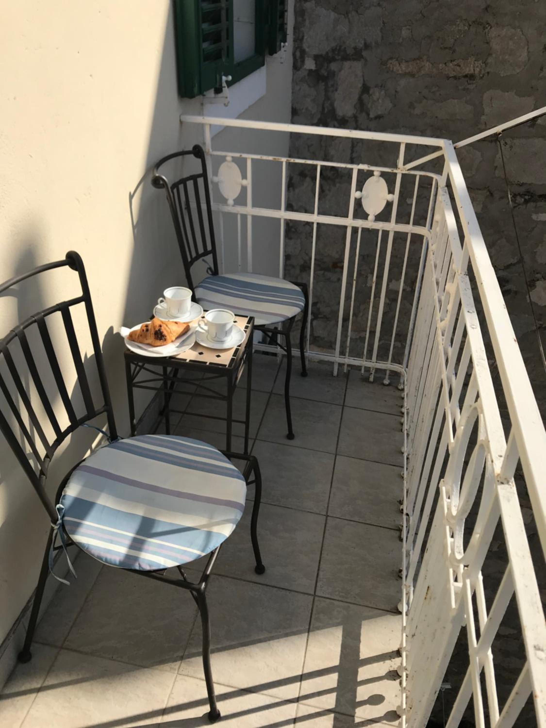 Apartment Central Old town with private indoor garage parking view 5