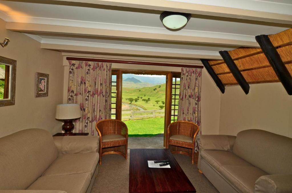 Hlalanathi Drakensberg Resort view 4