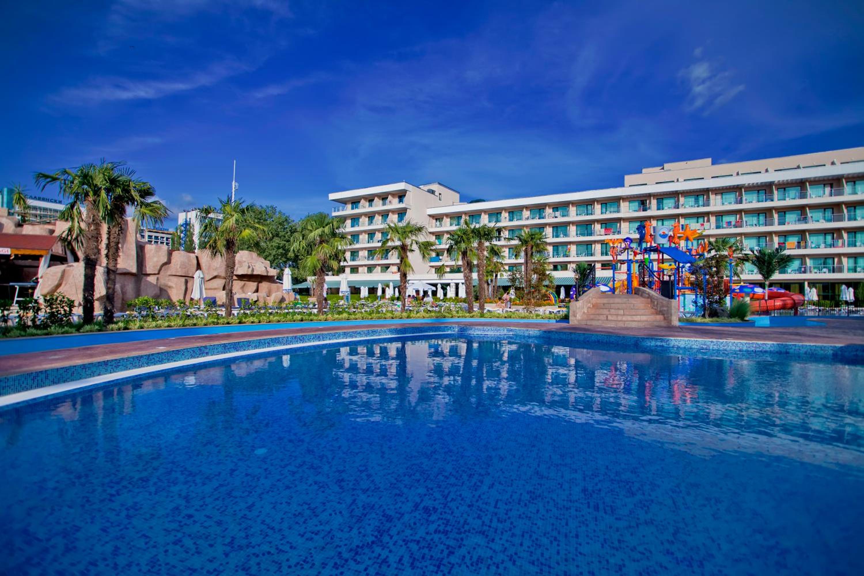 DIT Evrika Beach Club Hotel - All Inclusive