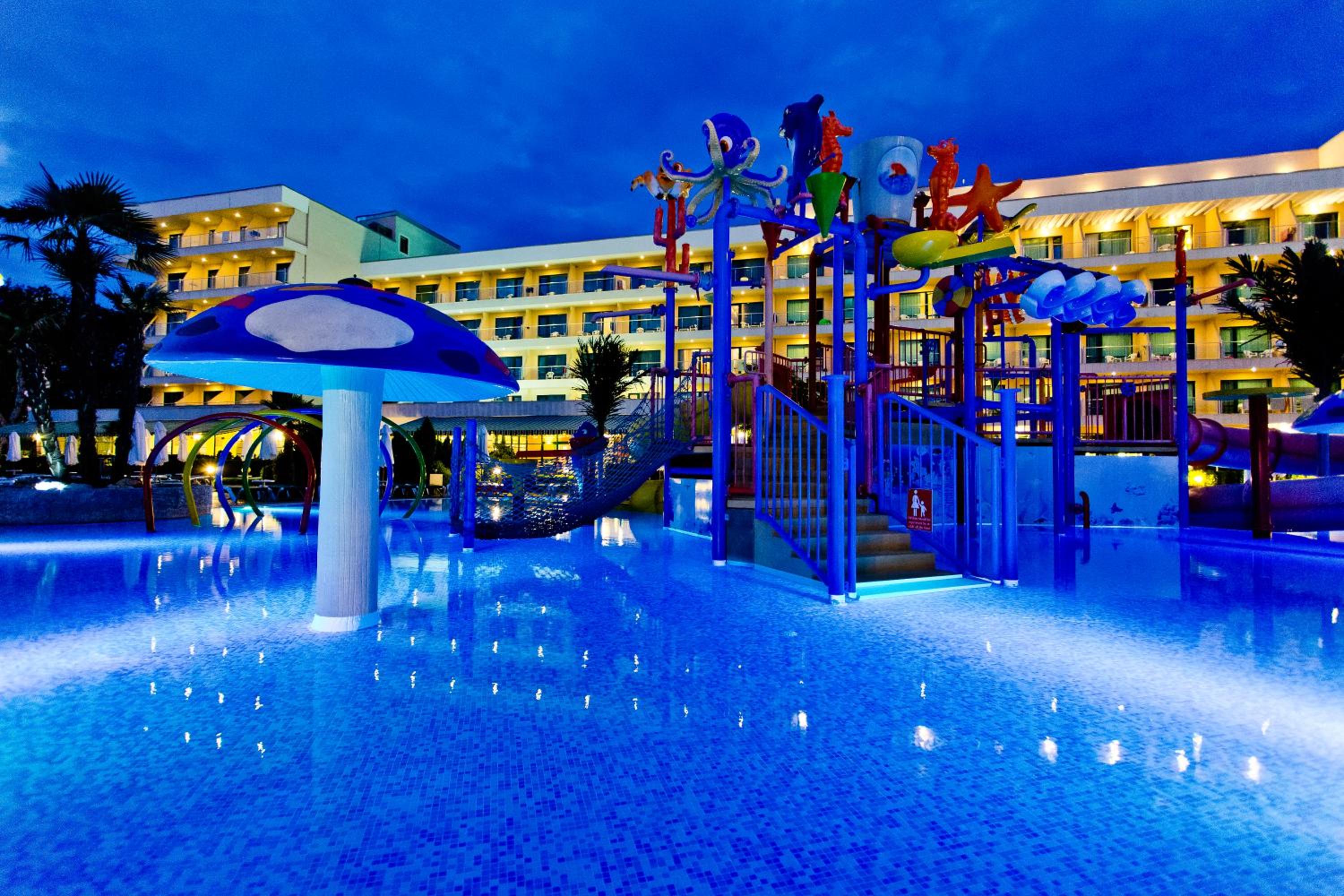 DIT Evrika Beach Club Hotel - All Inclusive