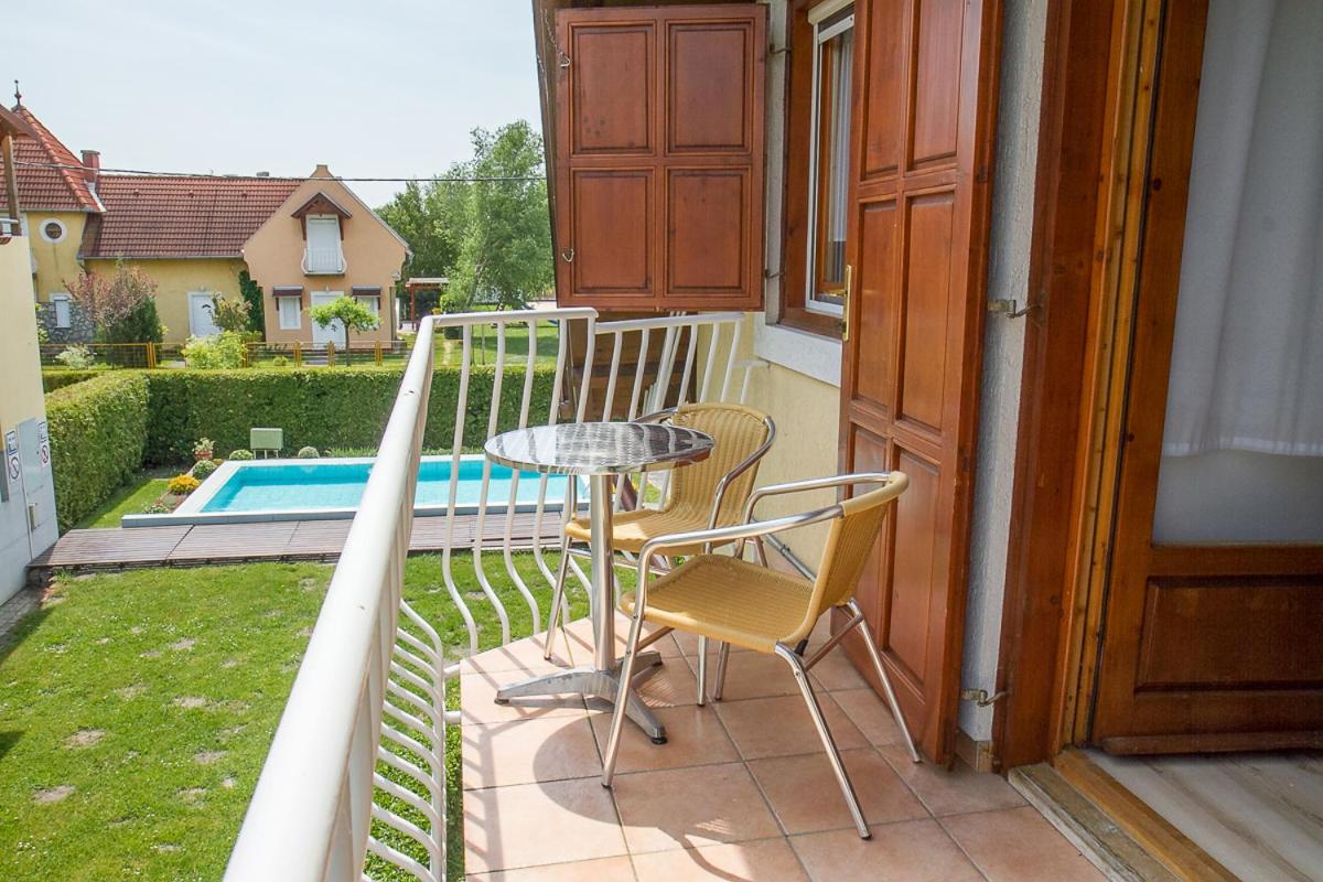 Familia Apartment 100/7 view 2