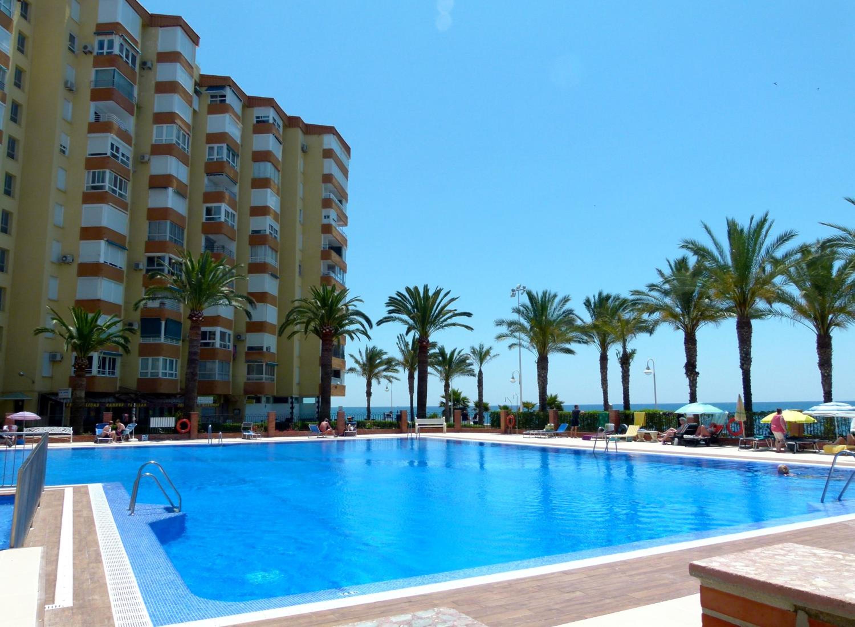 Apartamentos Intercentro Algarrobo-Costa APARTAMENTOS TURÍSTICOS -INMOBILIARIA