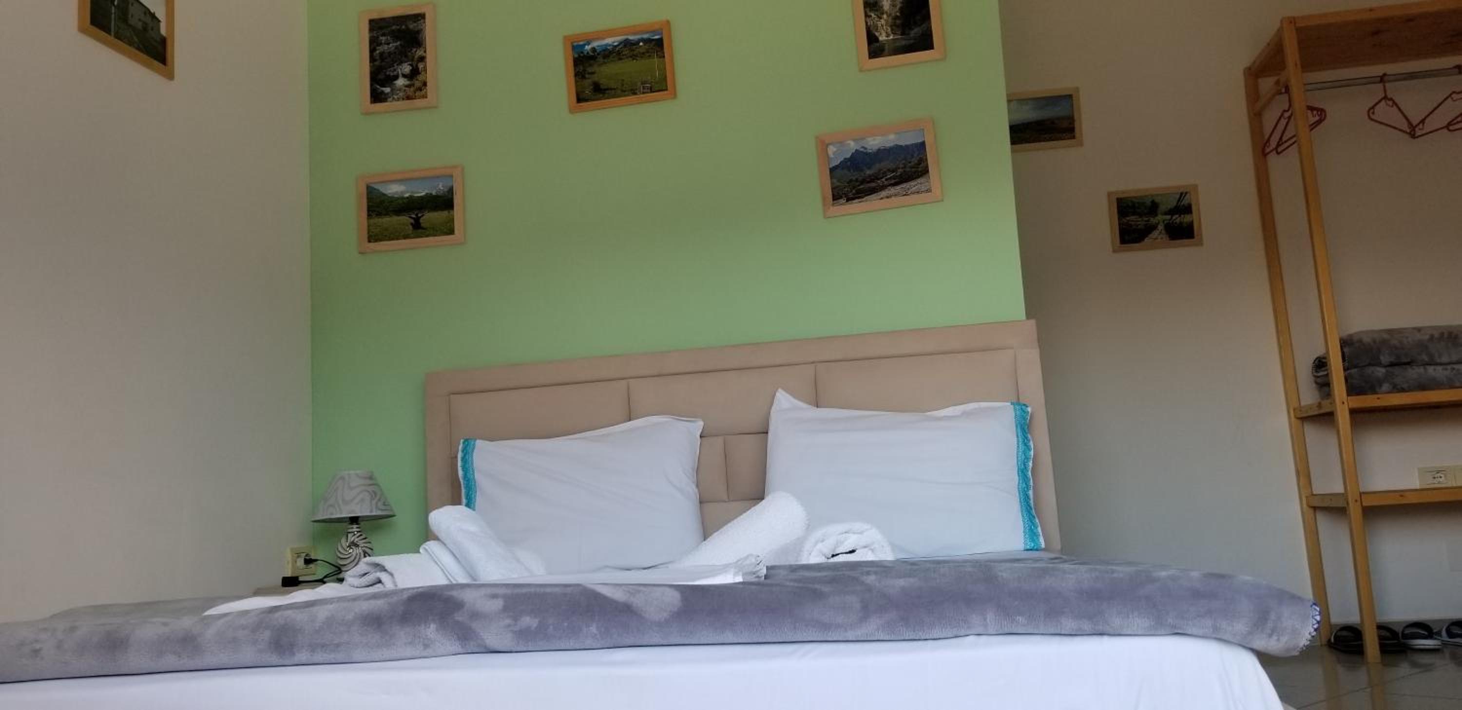 KELI Guest House& Rafting Adventures