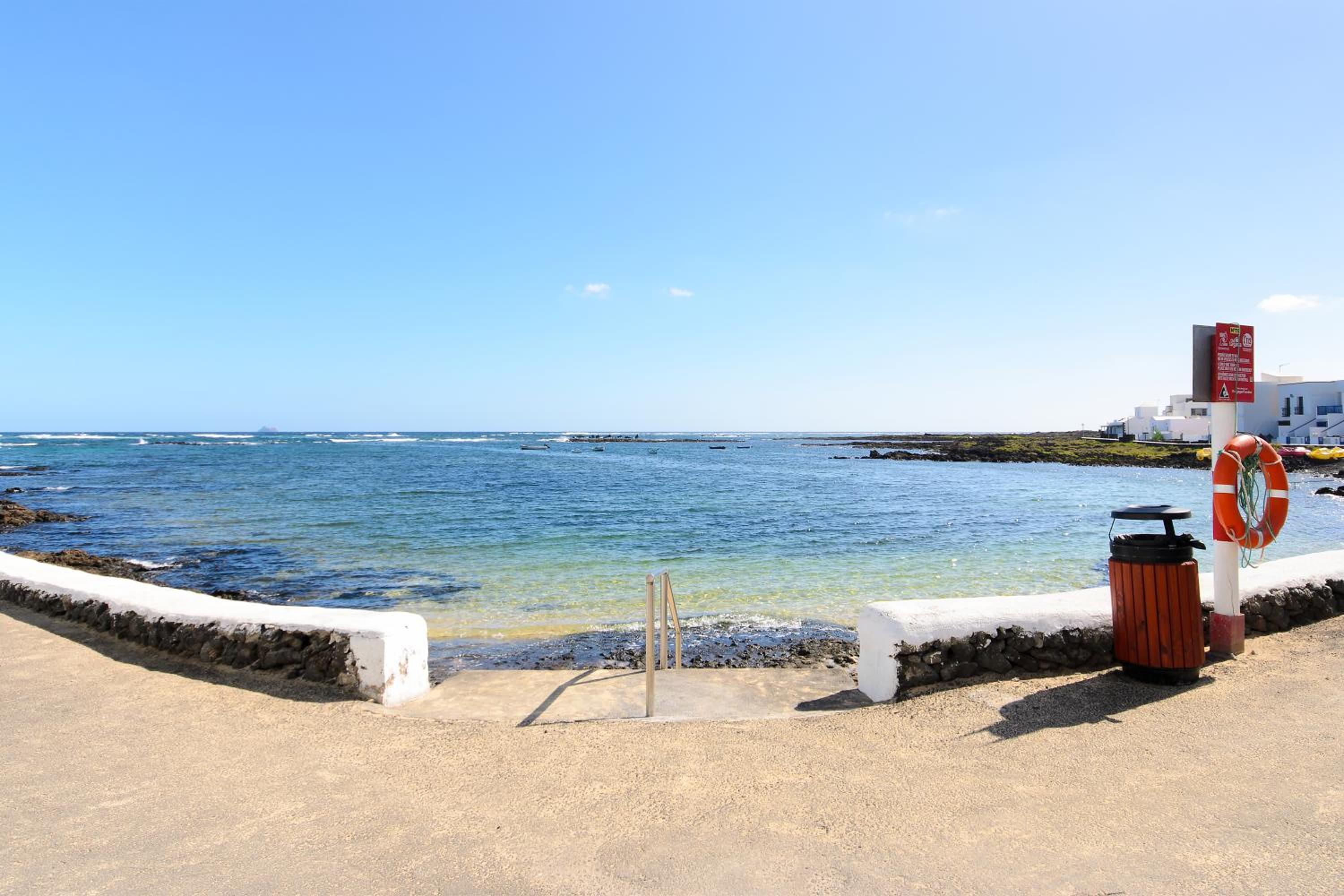 El Charco view 5