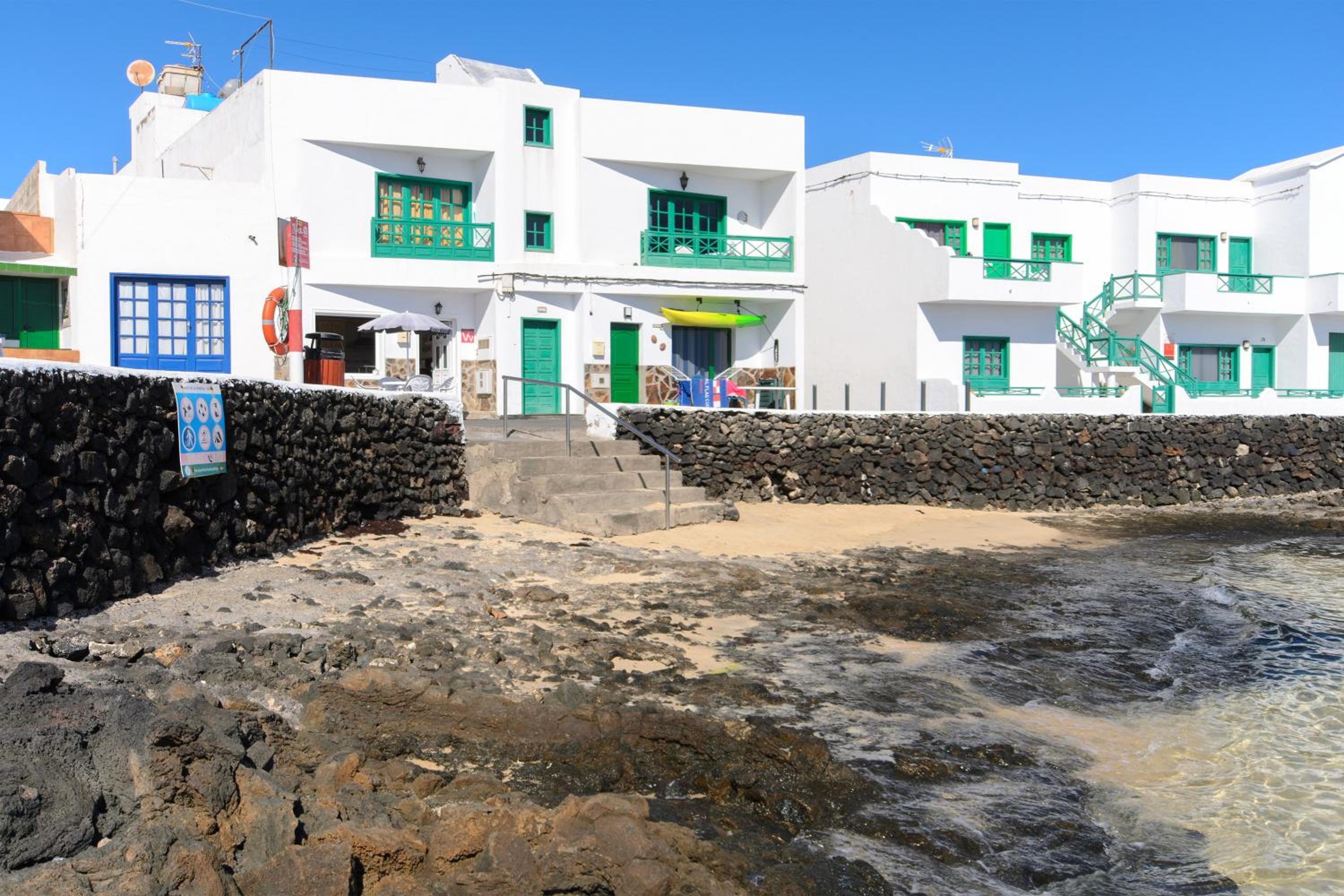 El Charco view 4