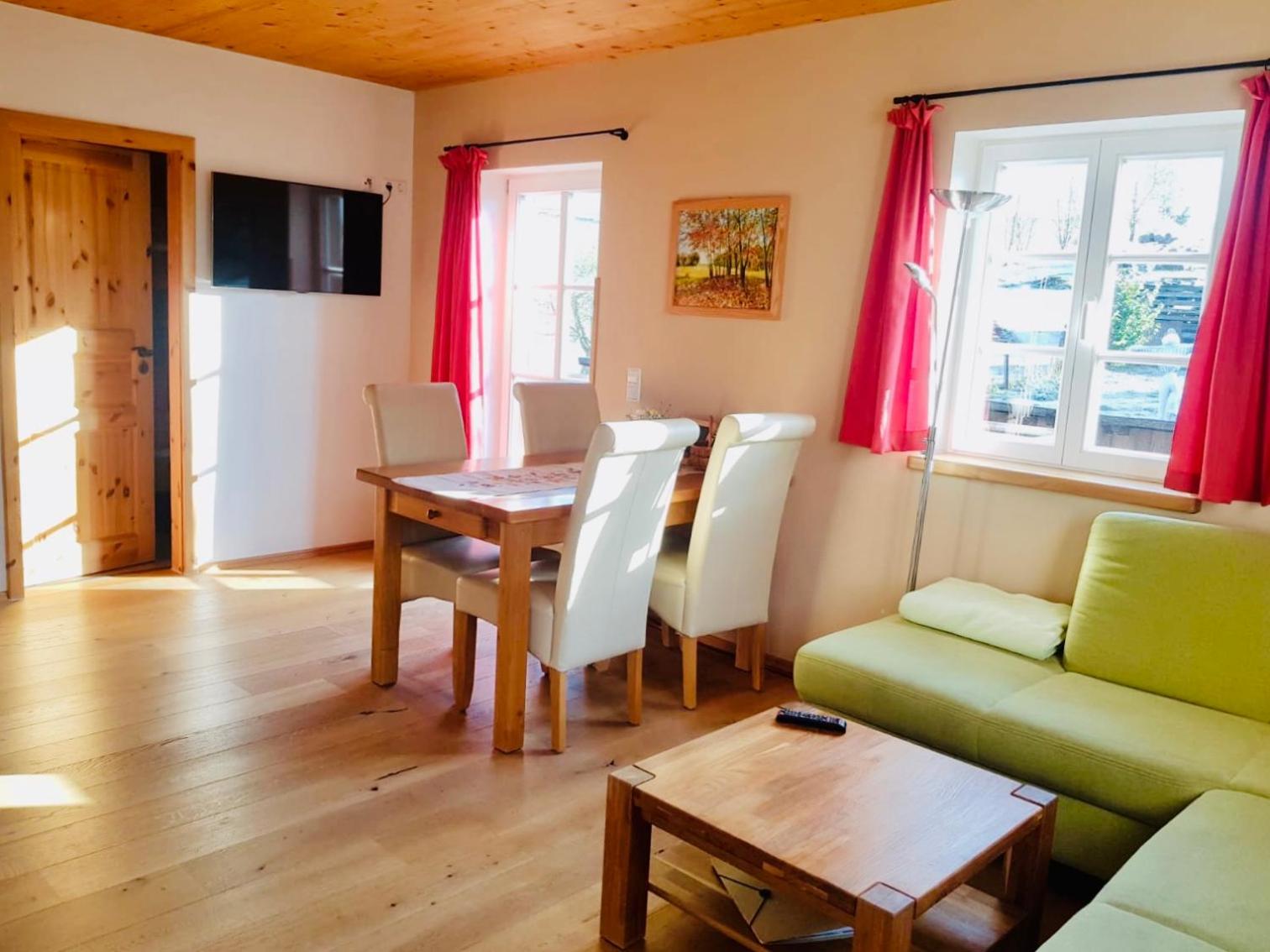 Ferienhaus Winterbergblick, Nationalpark Sächsische Schweiz, 5 Wohnungen und Gemeinschaftsraum, Boulderraum und Sauna im Haus