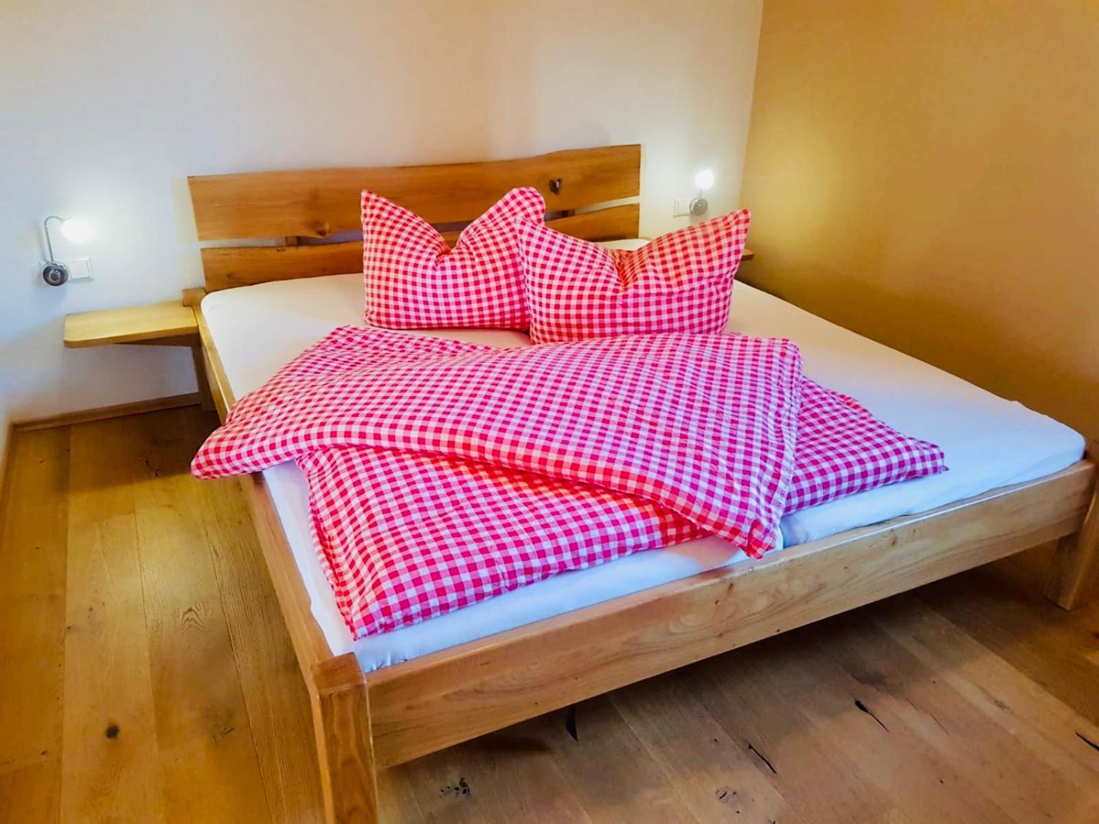 Ferienhaus Winterbergblick, Nationalpark Sächsische Schweiz, 5 Wohnungen und Gemeinschaftsraum, Boulderraum und Sauna im Haus