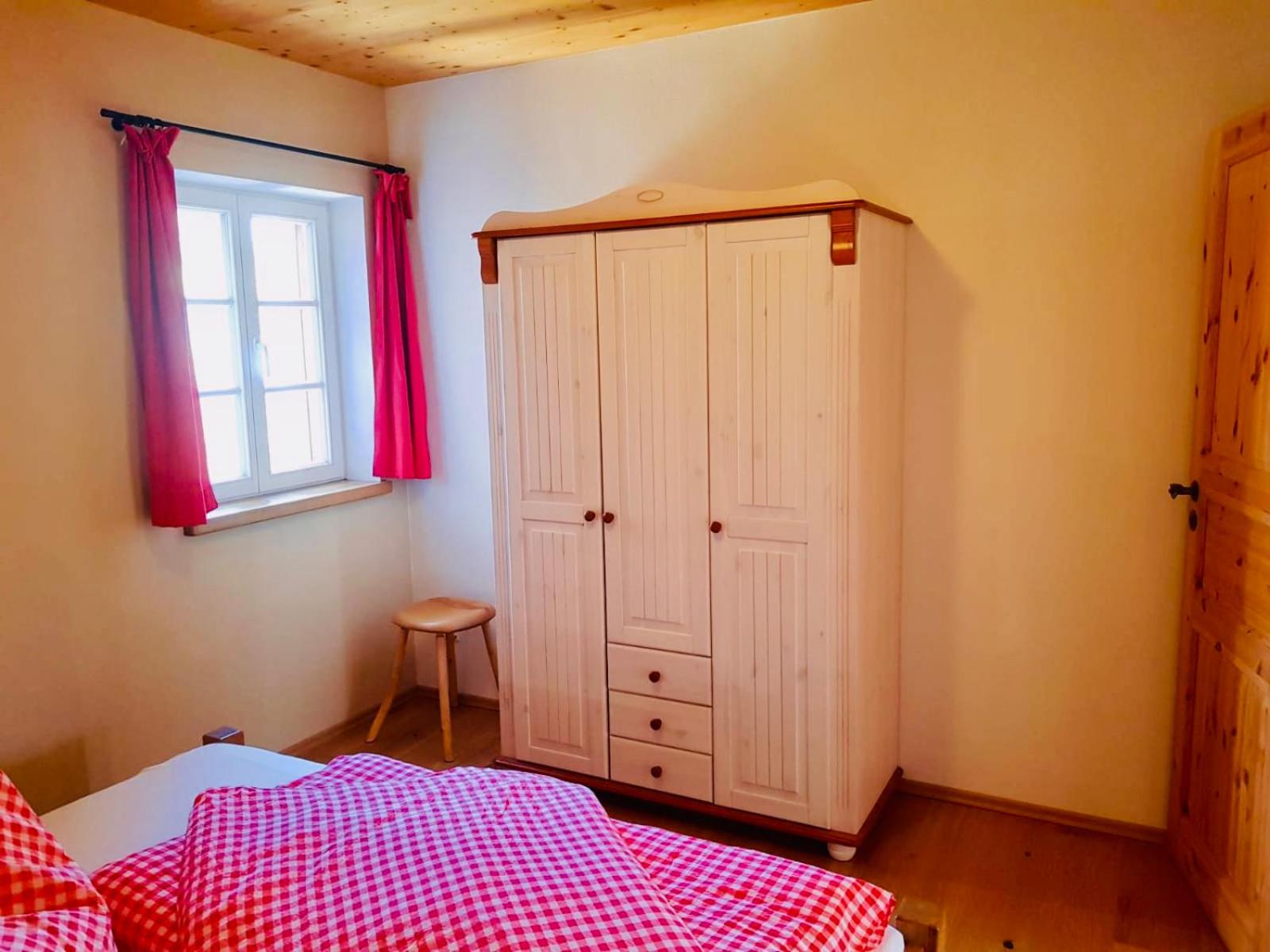 Ferienhaus Winterbergblick, Nationalpark Sächsische Schweiz, 5 Wohnungen und Gemeinschaftsraum, Boulderraum und Sauna im Haus