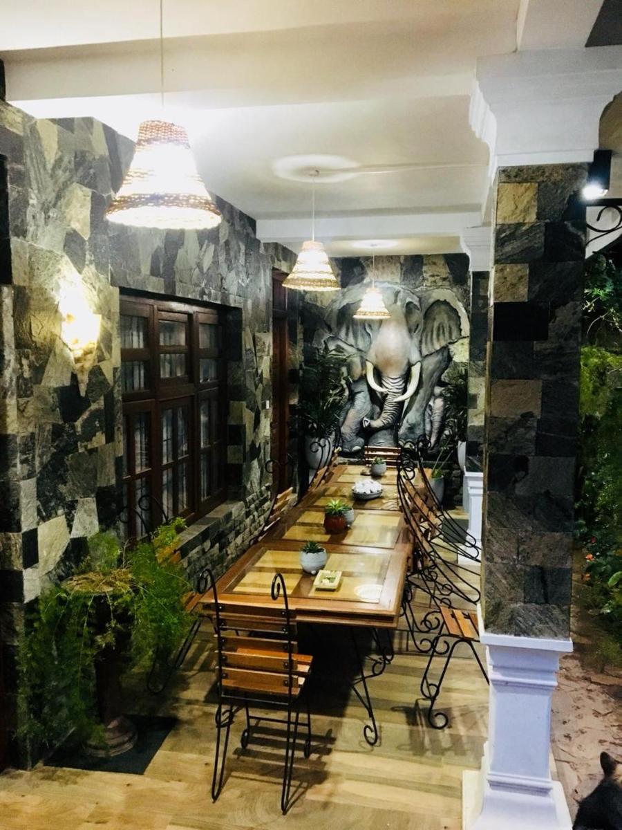 restaurant