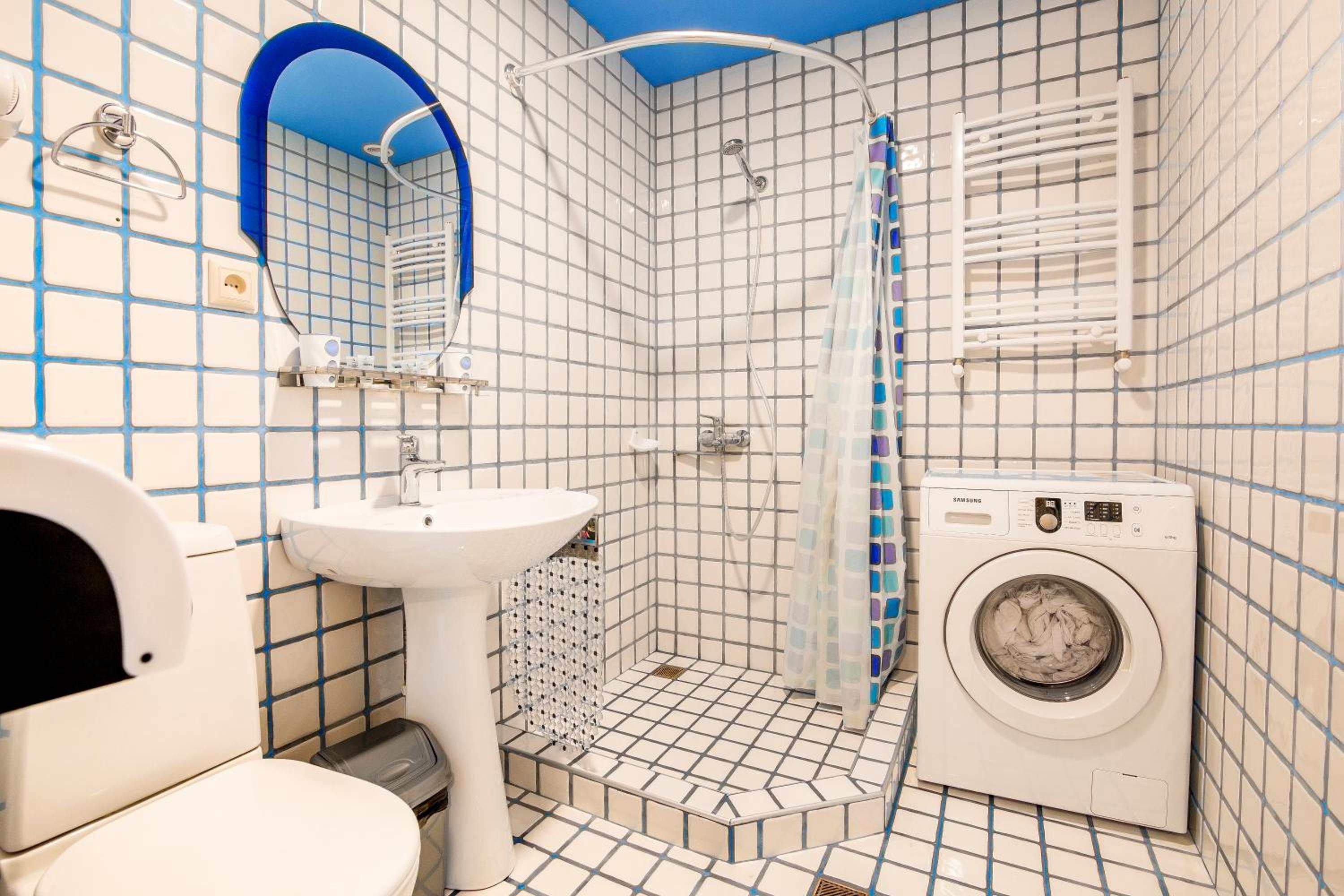 Guest House Bolnisi - Colorful Apartment view 2