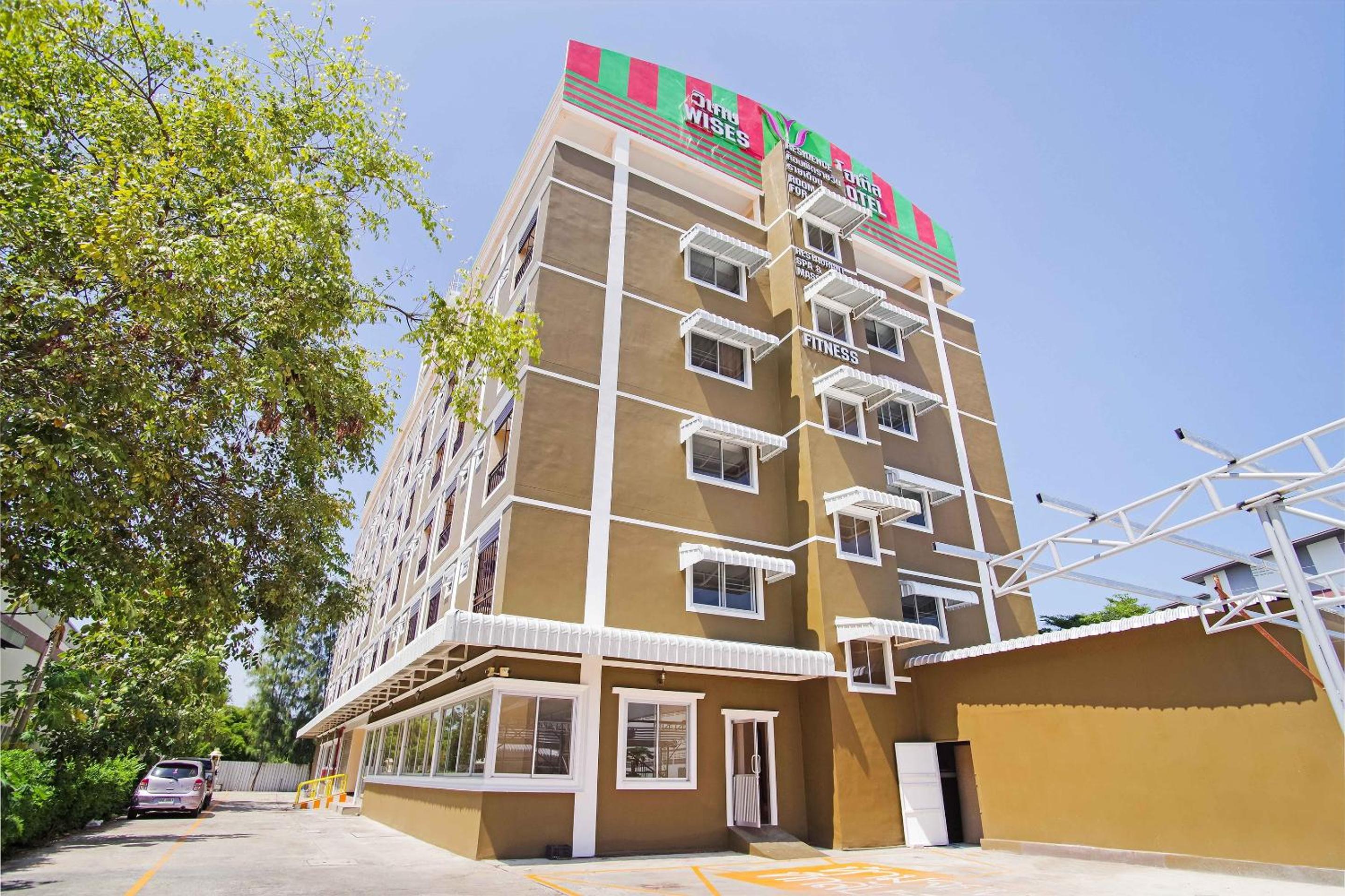 Wises Hotel view 4