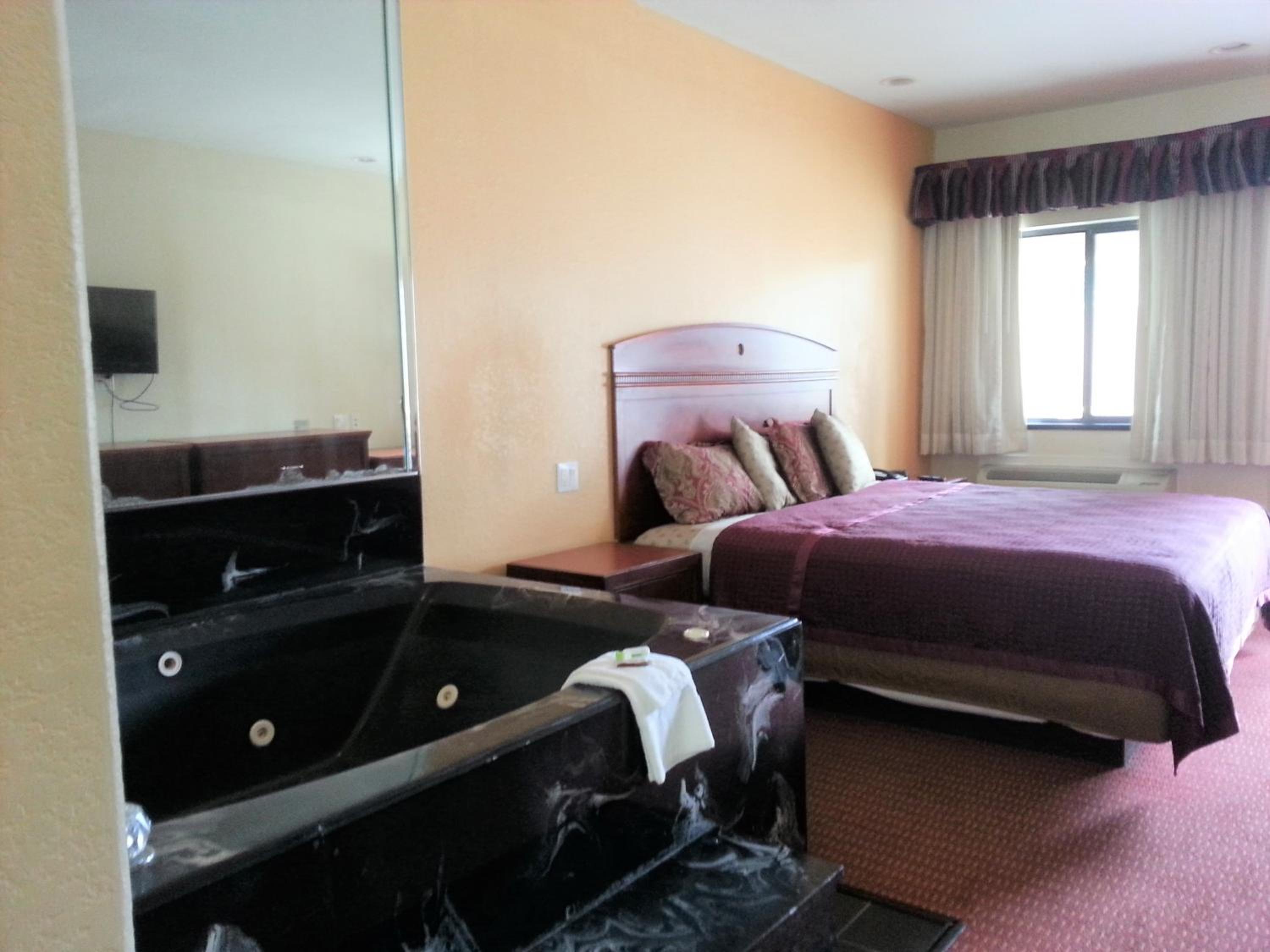 Scottish Inn Suites IAH West - Property Image 38
