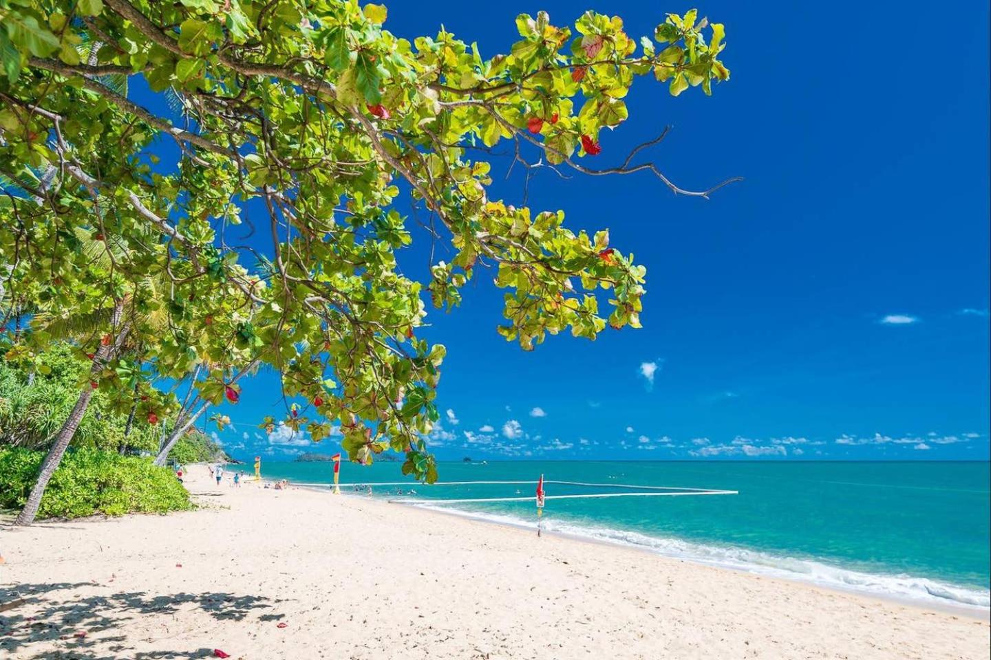 Trinity Beach Vacations - The Beach Shack 3BR Waterfront Resort, Own WIFI - Property Image 8