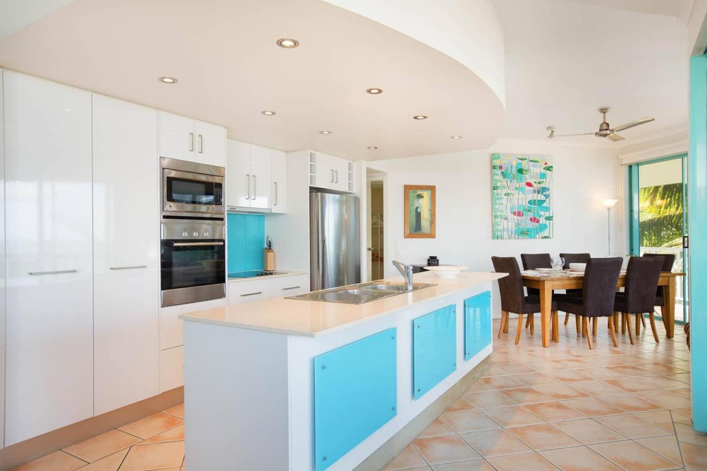 Trinity Beach Vacations - The Beach Shack 3BR Waterfront Resort, Own WIFI - Property Image 24