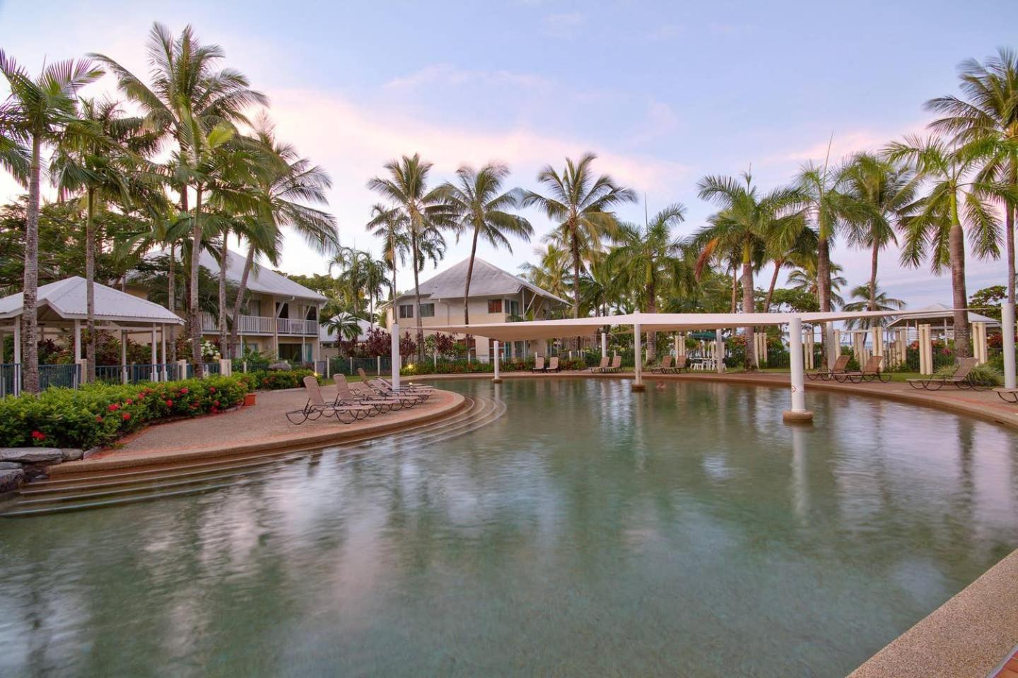 Trinity Beach Vacations - The Beach Shack 3BR Waterfront Resort, Own WIFI - Property Image 11