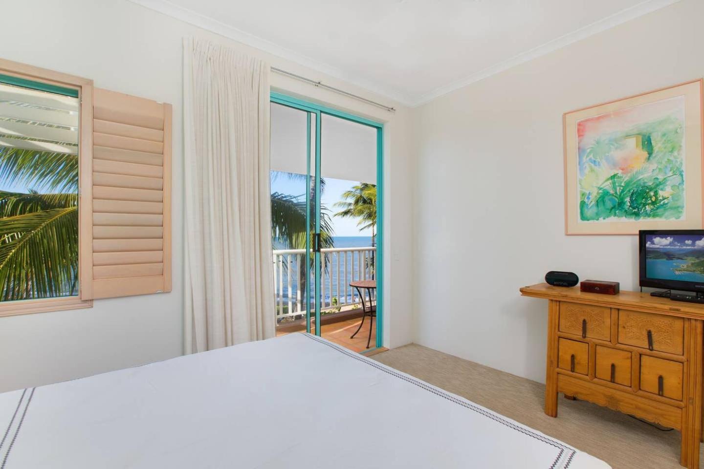 Trinity Beach Vacations - The Beach Shack 3BR Waterfront Resort, Own WIFI - Property Image 29