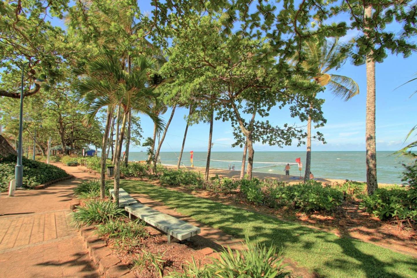 Trinity Beach Vacations - The Beach Shack 3BR Waterfront Resort, Own WIFI - Property Image 6