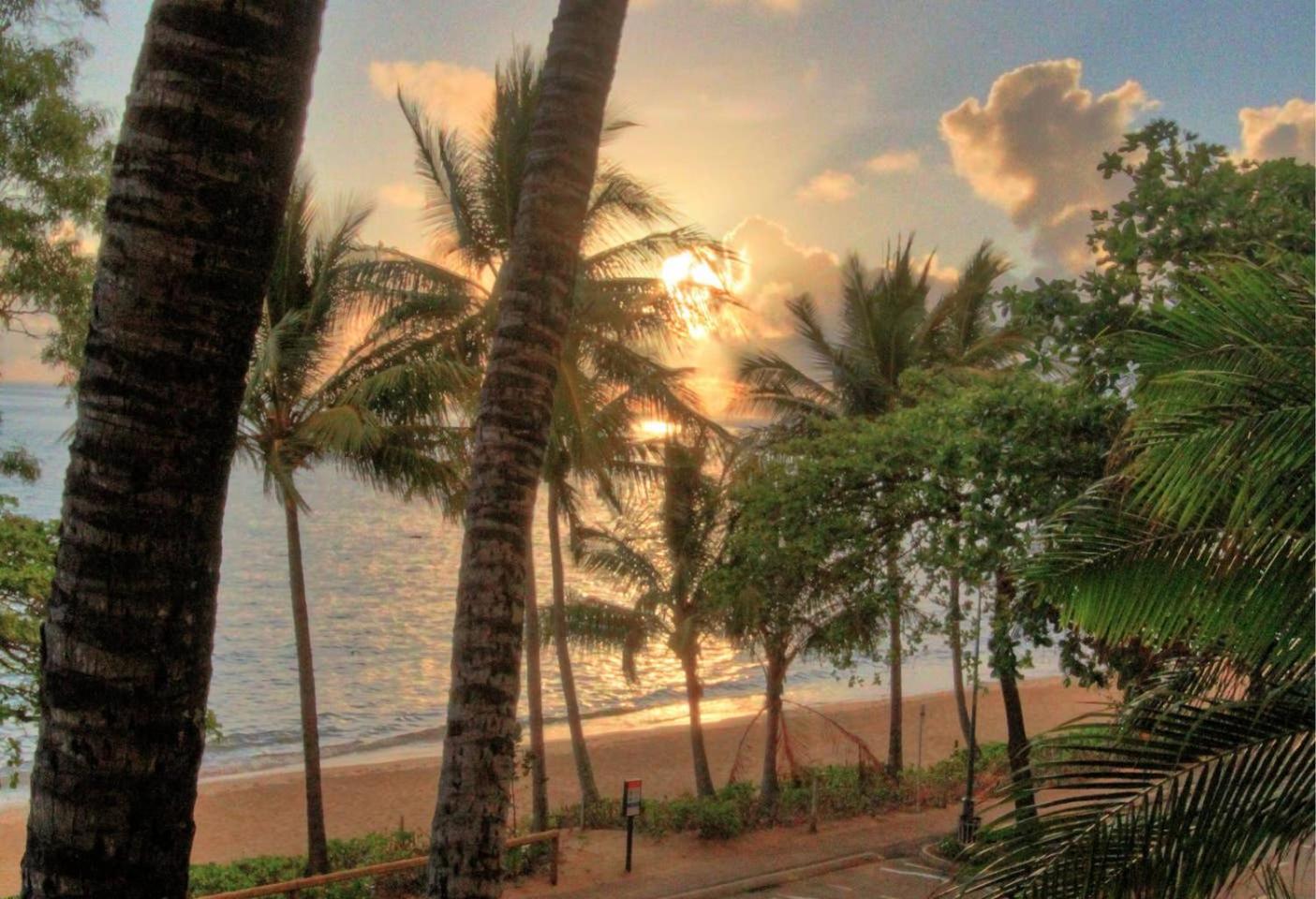 Trinity Beach Vacations - The Beach Shack 3BR Waterfront Resort, Own WIFI - Property Image 10