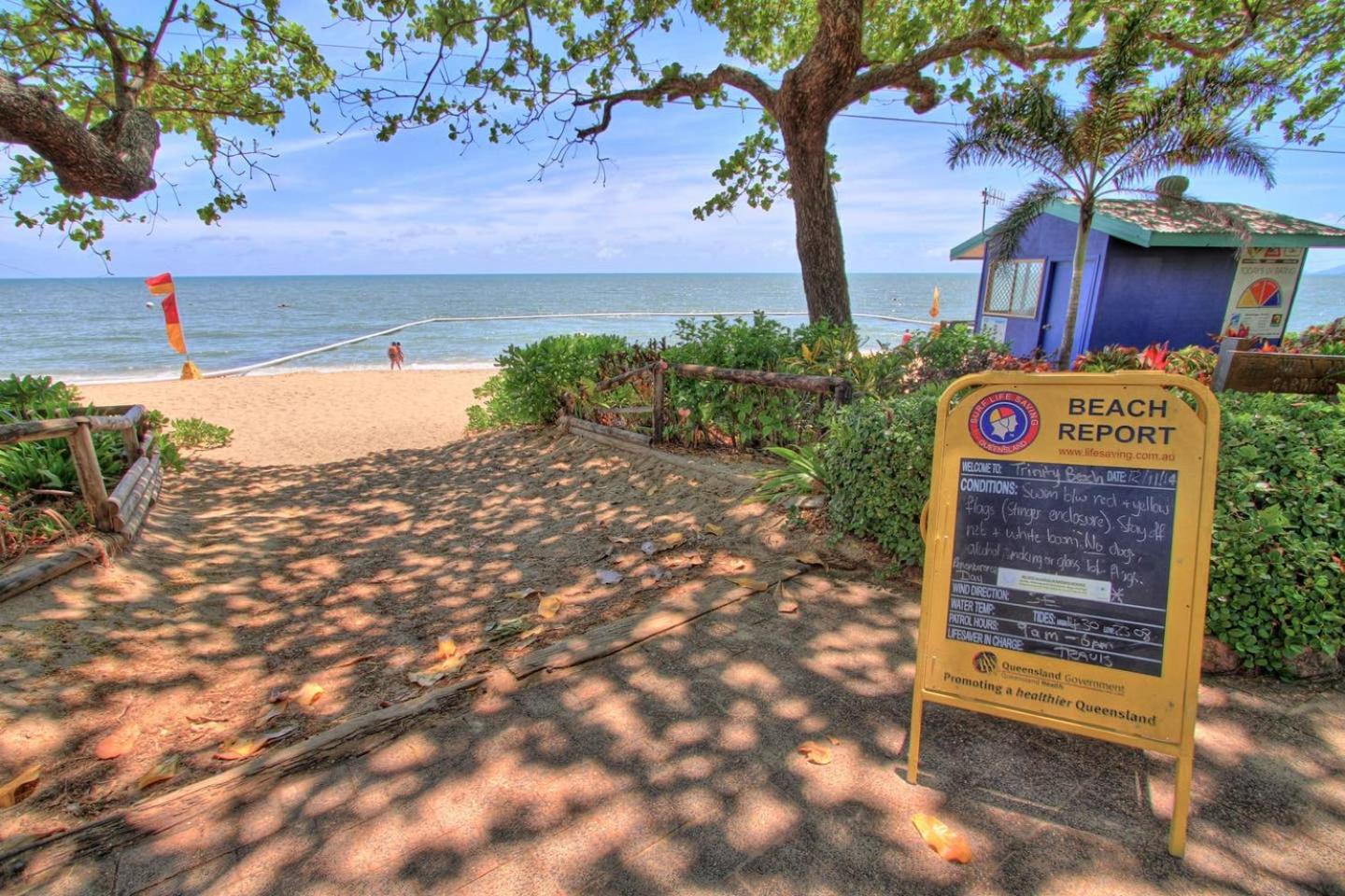 Trinity Beach Vacations - The Beach Shack 3BR Waterfront Resort, Own WIFI - Property Image 1