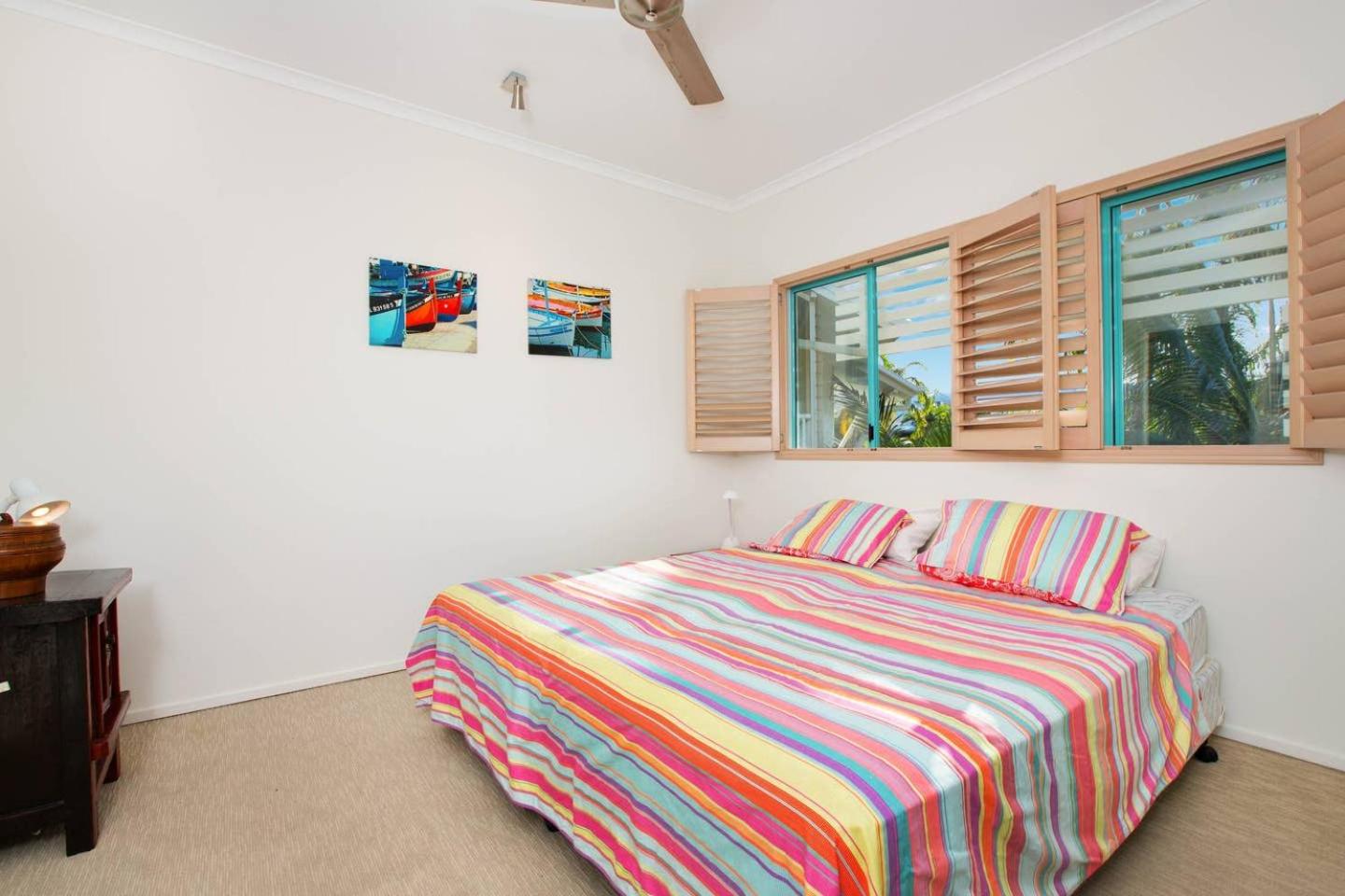 Trinity Beach Vacations - The Beach Shack 3BR Waterfront Resort, Own WIFI - Property Image 4