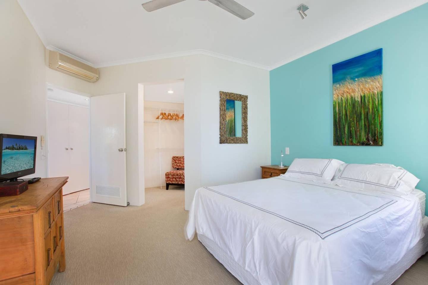 Trinity Beach Vacations - The Beach Shack 3BR Waterfront Resort, Own WIFI - Property Image 28