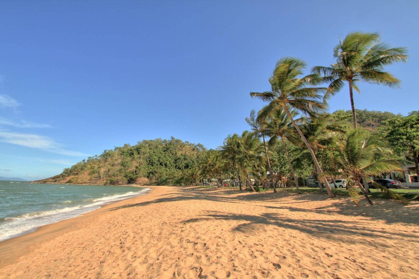 Trinity Beach Vacations - The Beach Shack 3BR Waterfront Resort, Own WIFI - Property Image 17