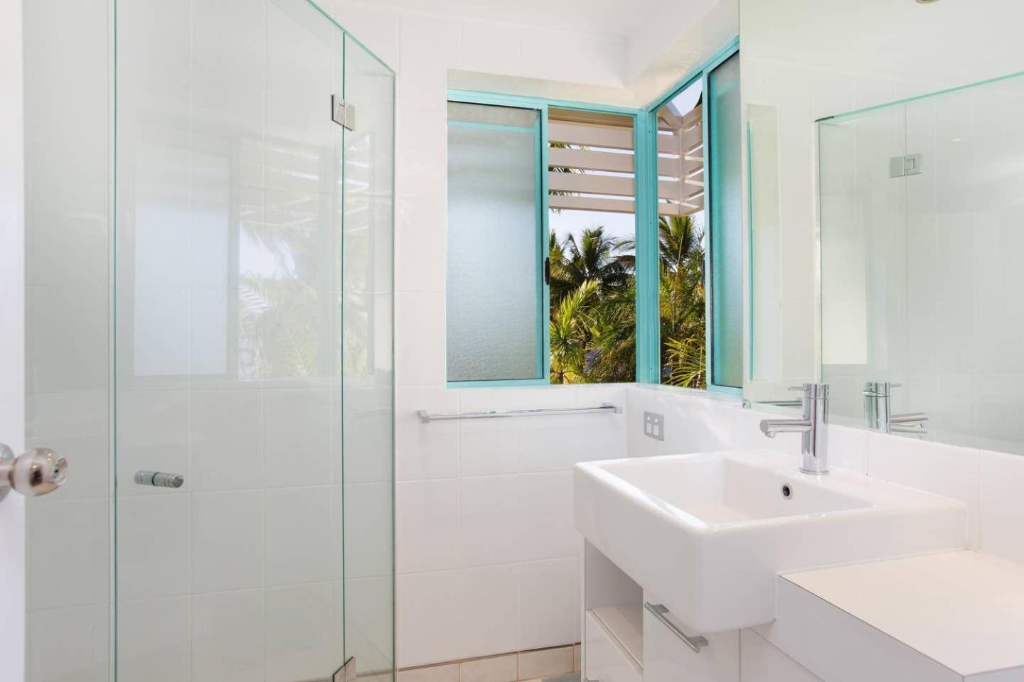 Trinity Beach Vacations - The Beach Shack 3BR Waterfront Resort, Own WIFI - Property Image 21