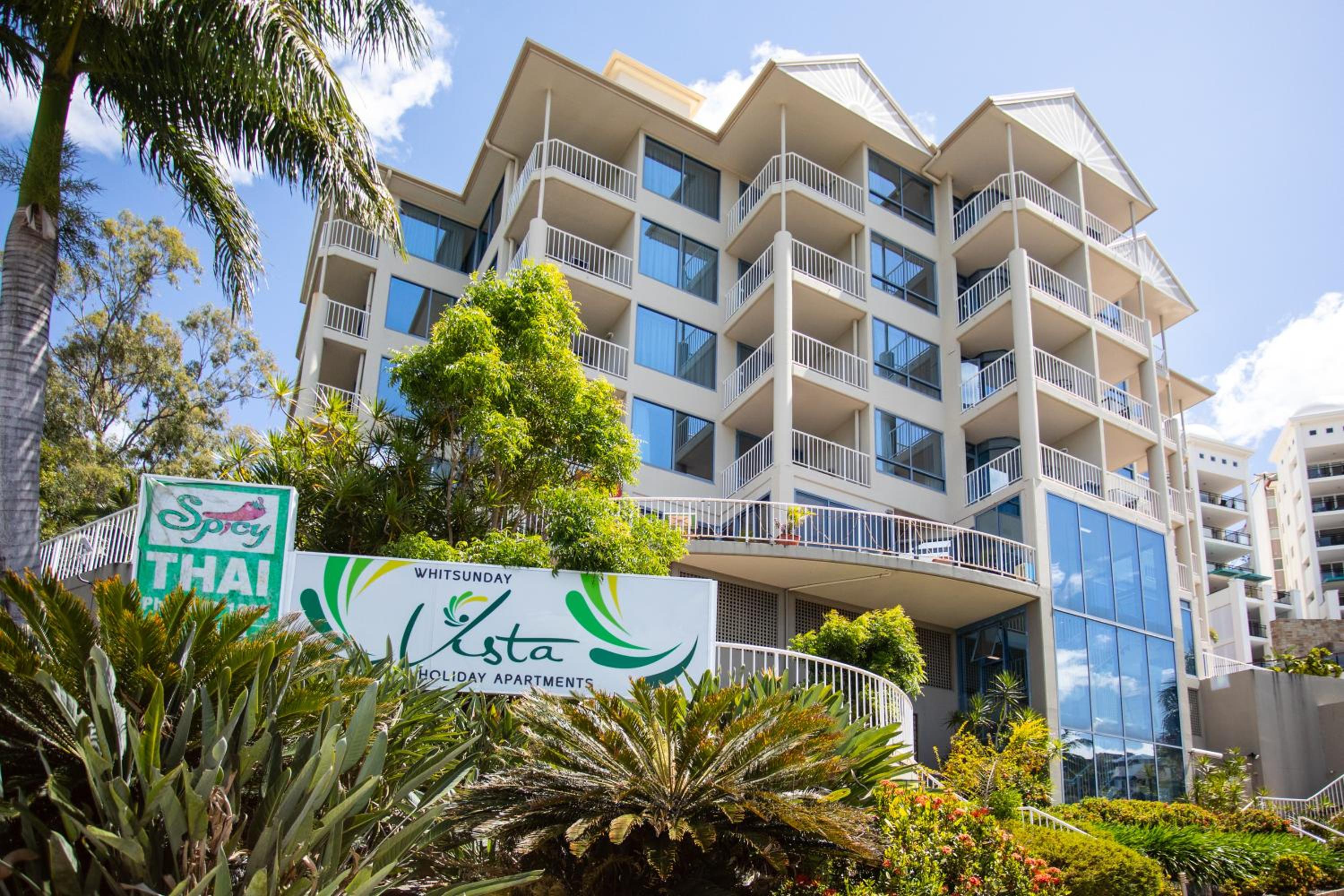 Airliedise NO hills 5min walk 2 Port of Airlie Ferry terminal WiFi Kitchen