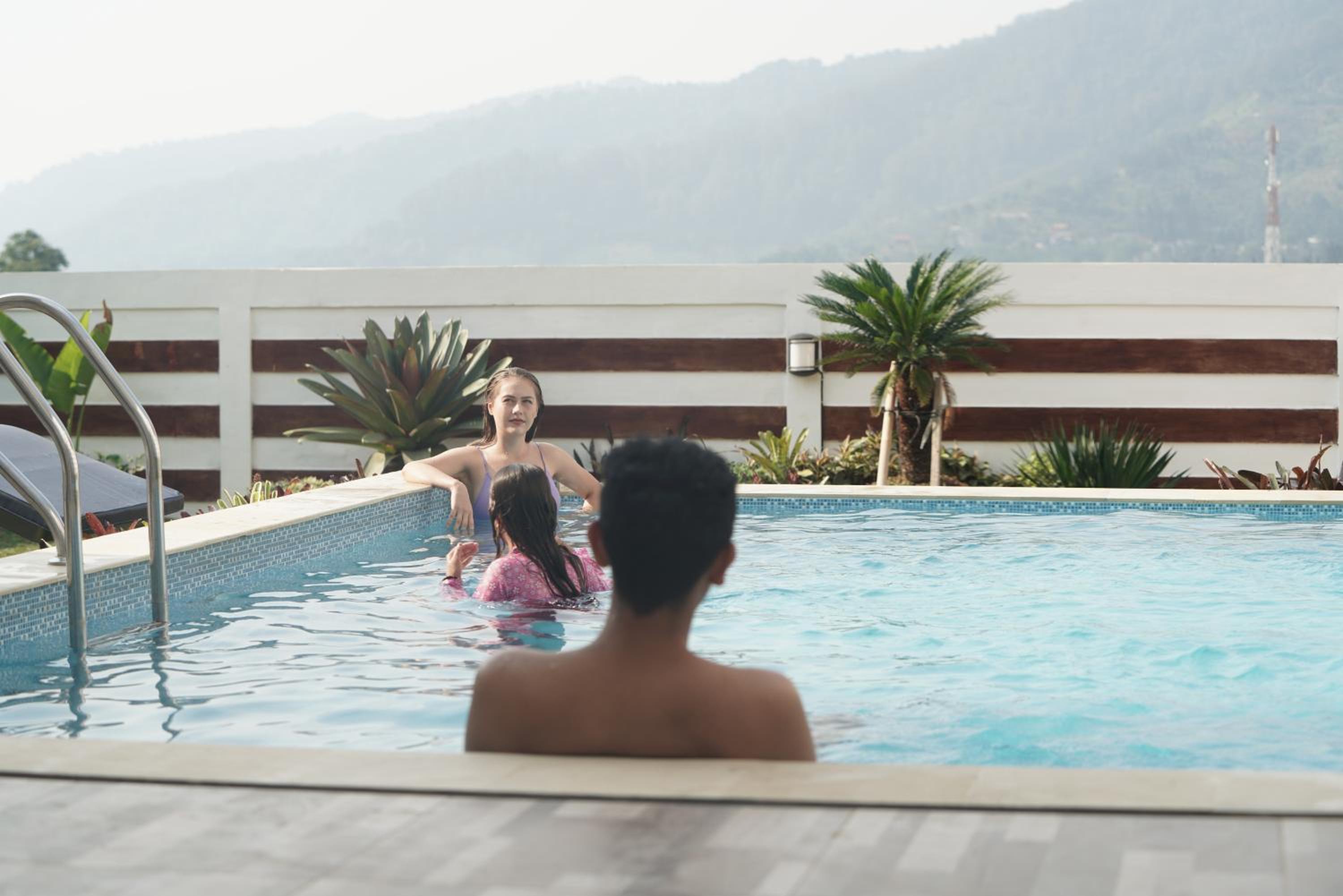 Nirvana Villas Puncak view 4