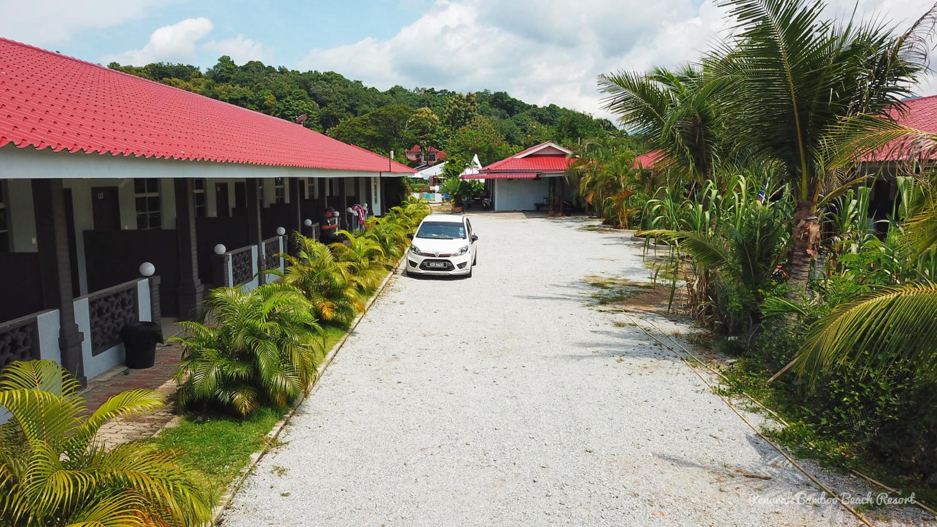 Penarak Bamboo Beach Motel