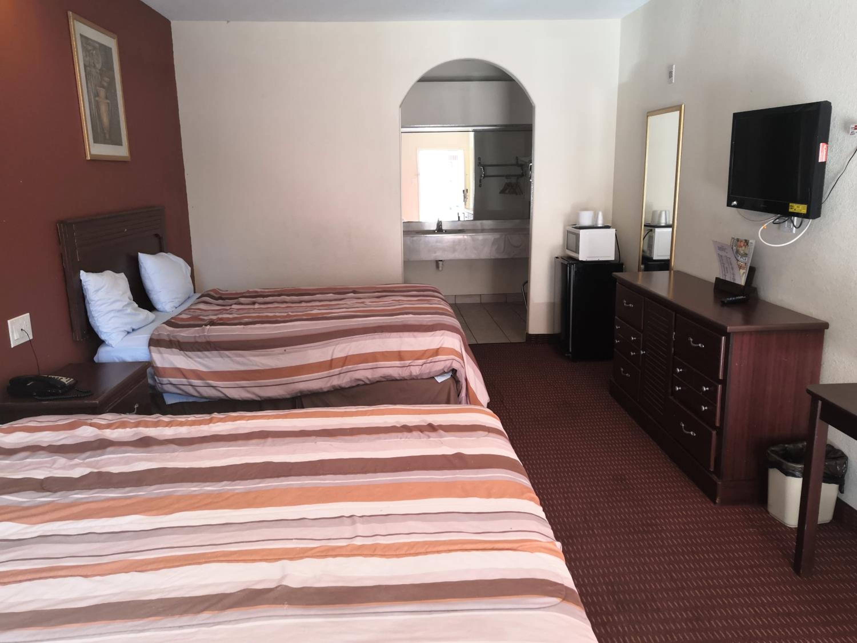 Scottish Inn Suites IAH West - Property Image 32
