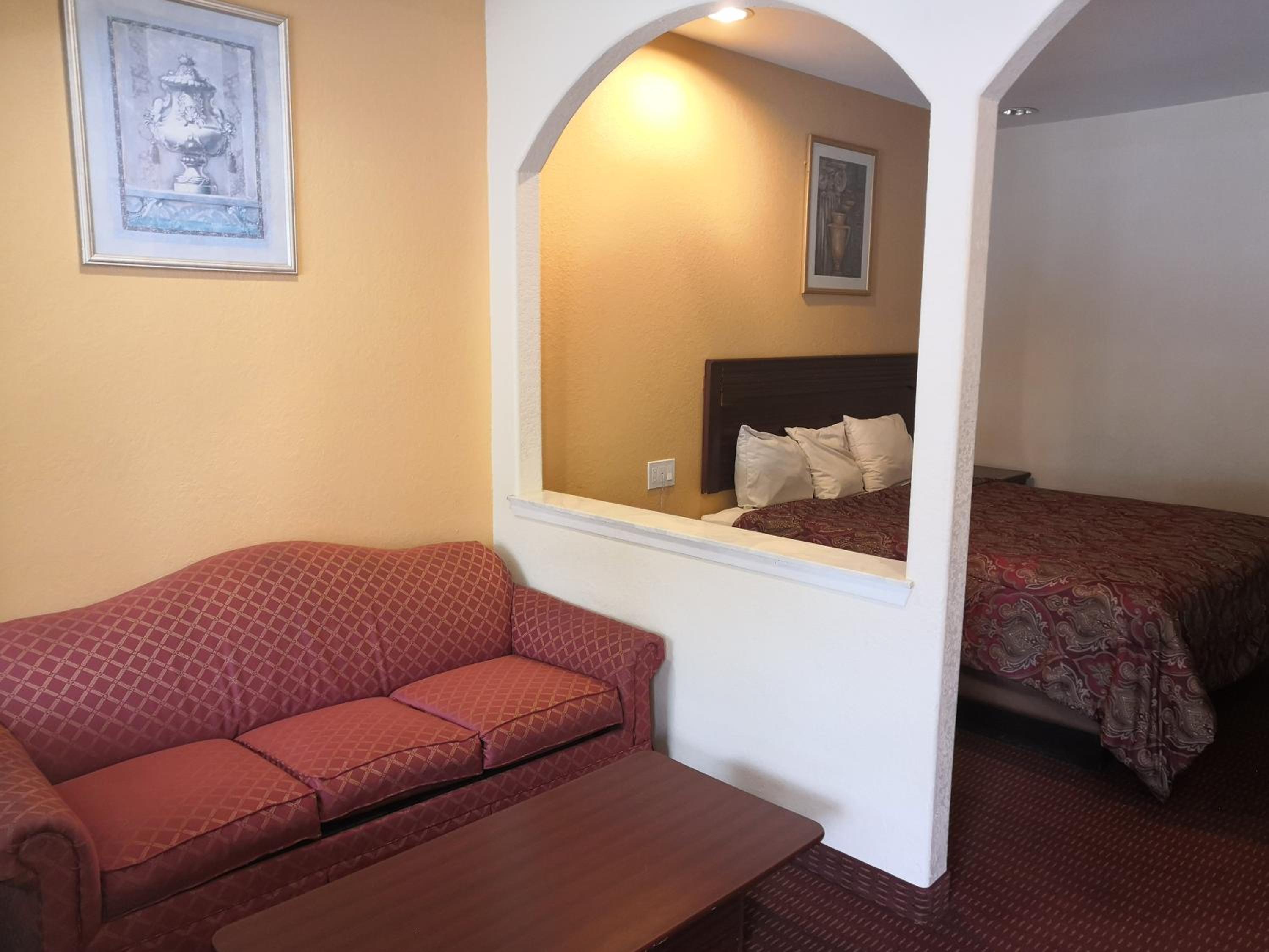 Scottish Inn Suites IAH West - Property Image 28