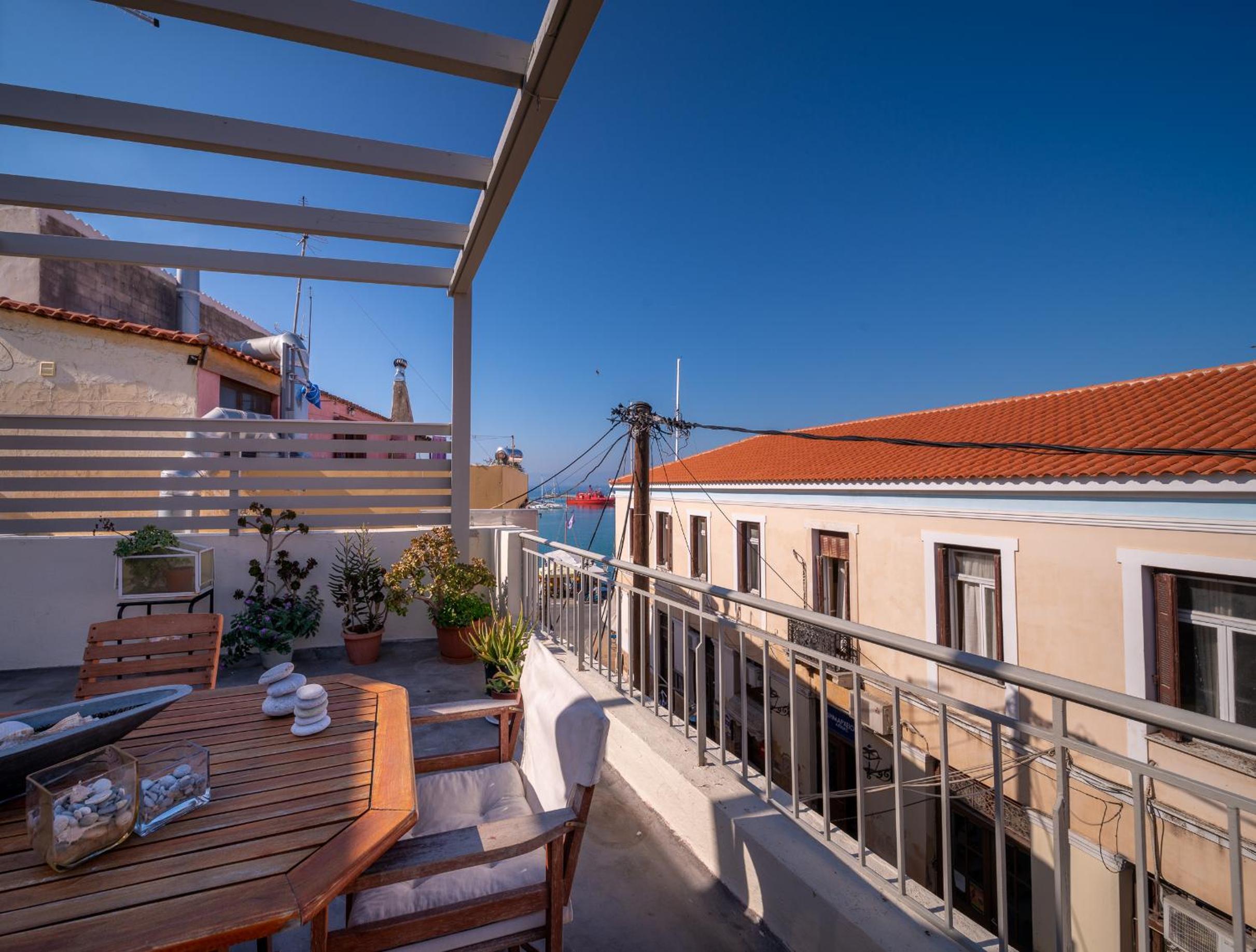 The ROOF - Flat Sea View in Aegina Town view 4