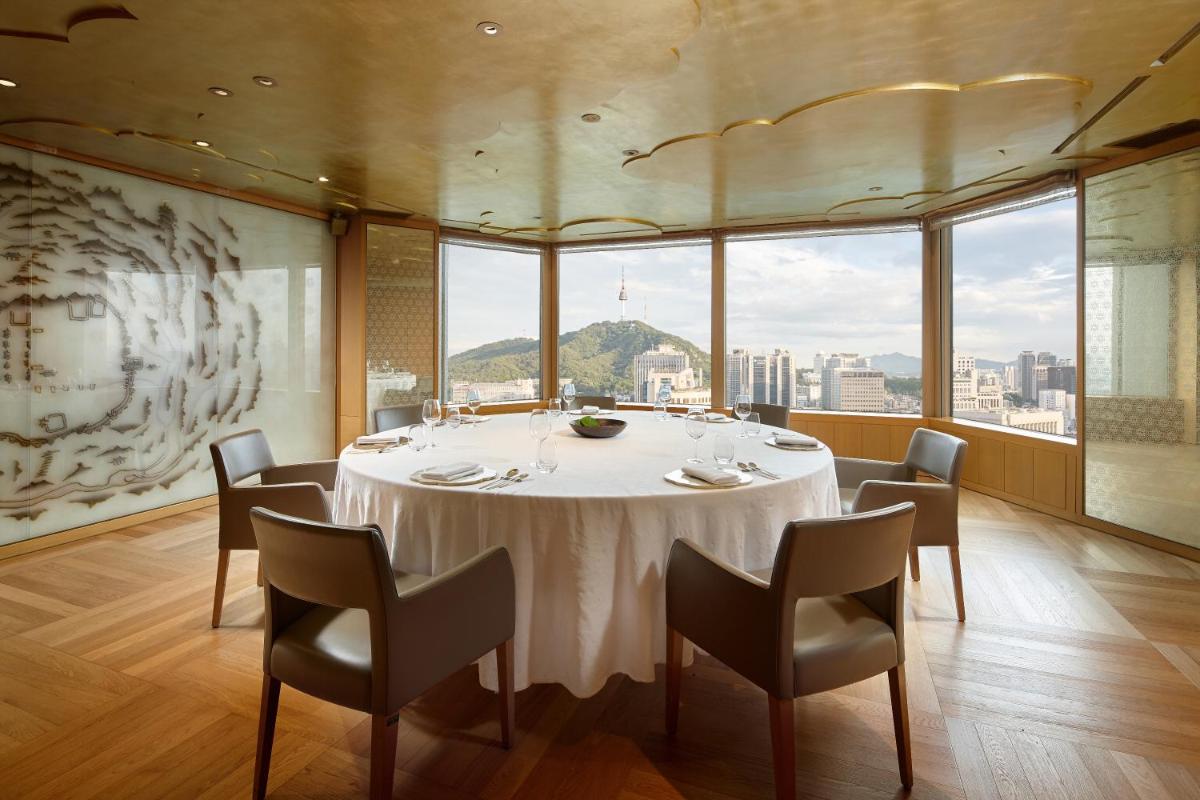 Lotte Hotel Seoul Executive Tower 44