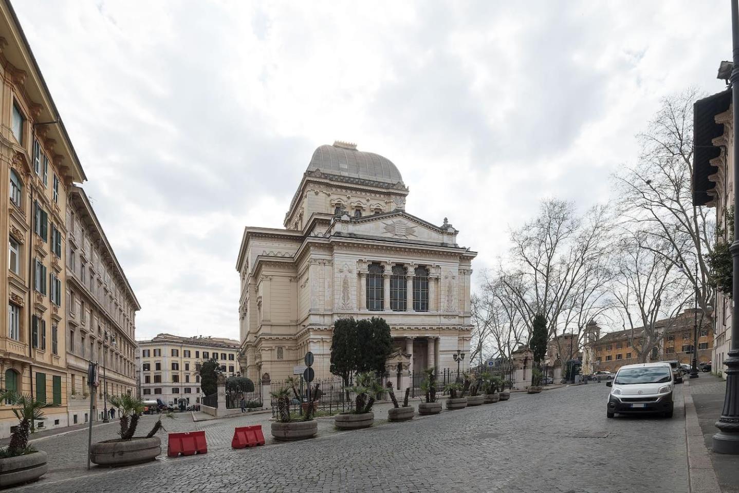 Stunning views over central Rome's rooftops - FromHometoRome