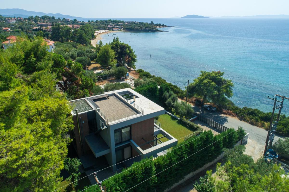 Elia Seafront Villa photo 4