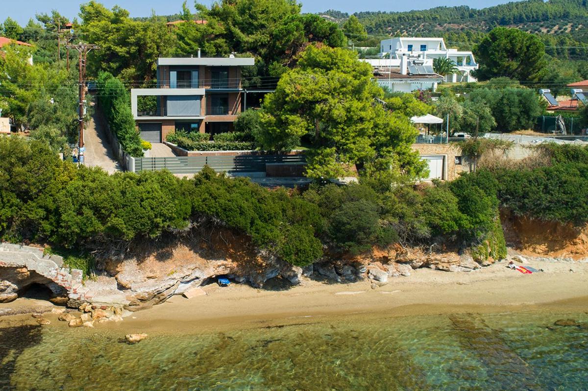 Elia Seafront Villa photo 5