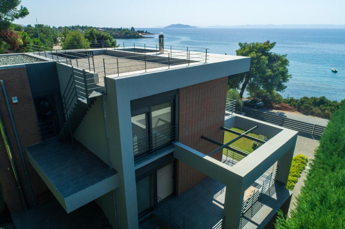 Elia Seafront Villa photo 3