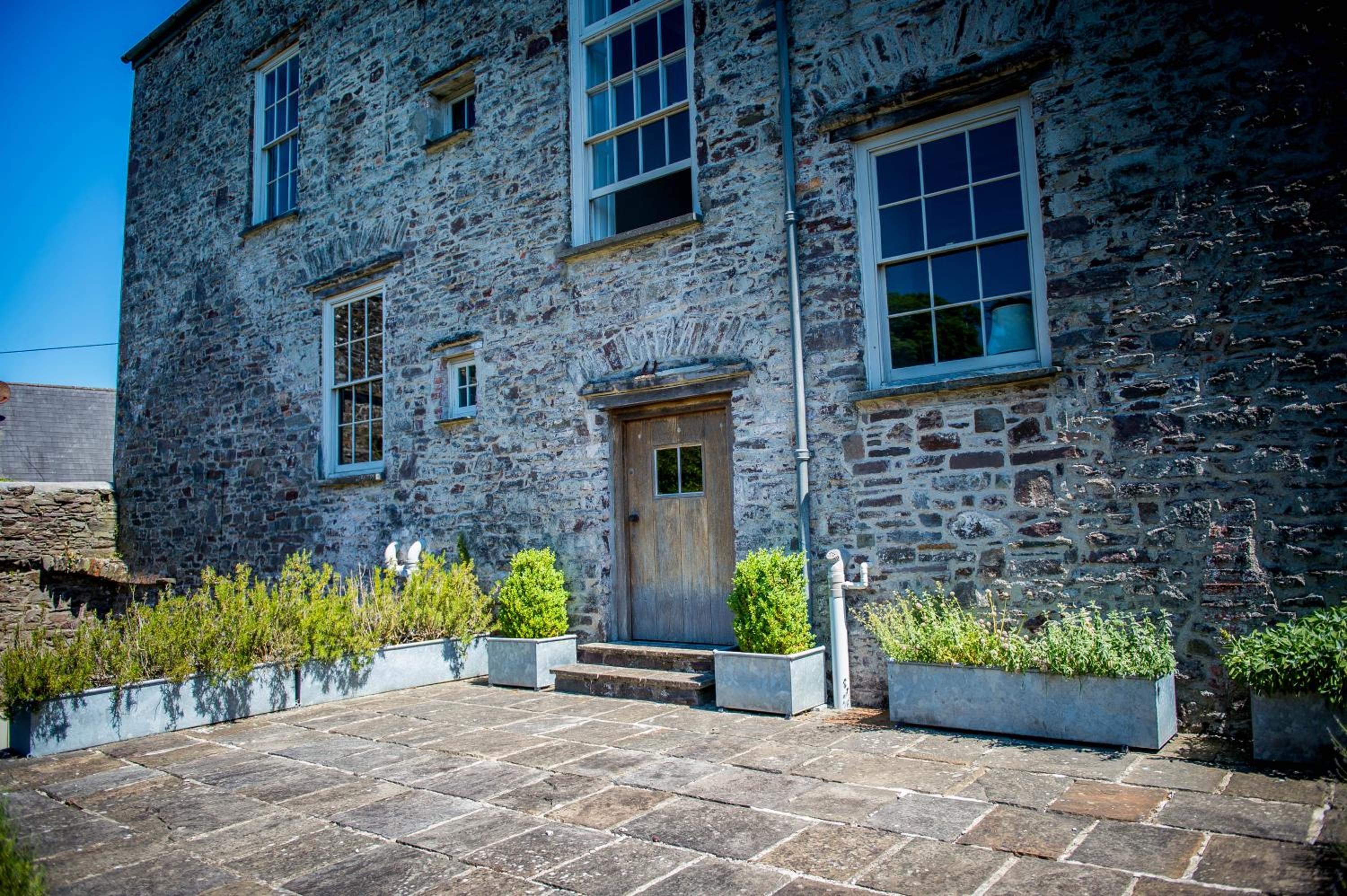 Great House - A Grand Georgian Retreat with Heated Outdoor Pool view 5