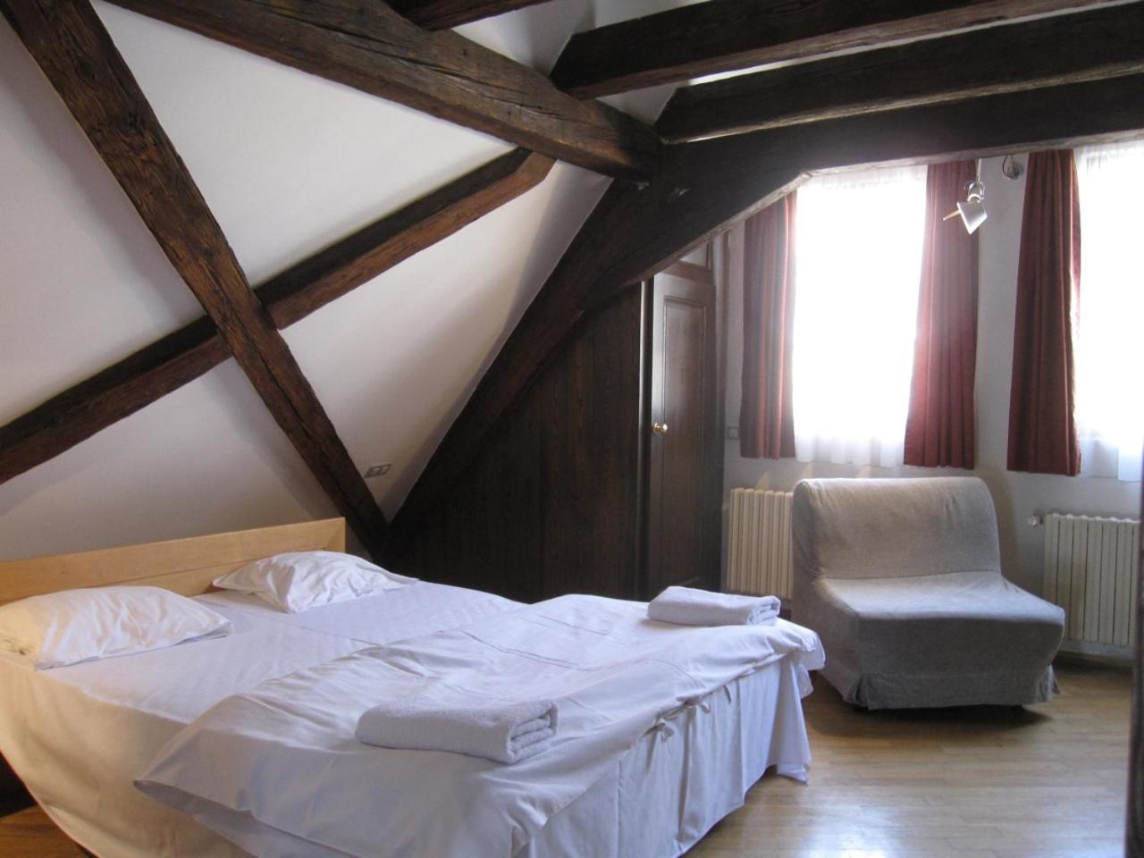 Residence Thunovska
