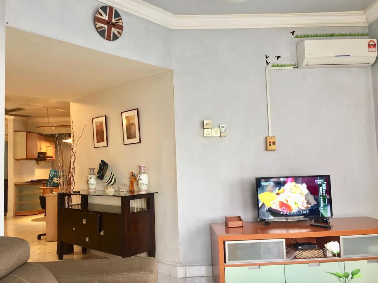 Cozy Kelana Jaya Semi-D Apt near Mall, College & Hospital photo 3