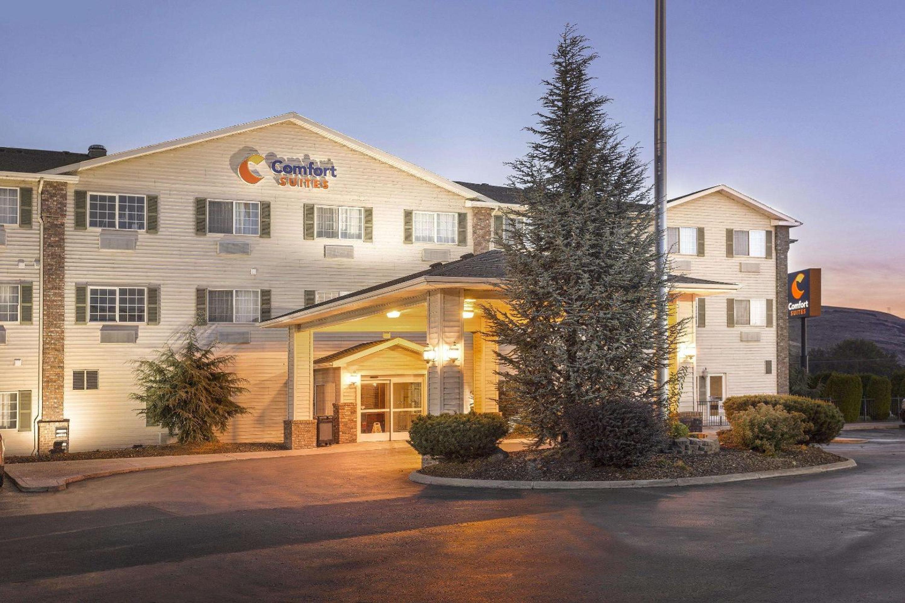 Hotel Comfort Suites Yakima - Image 1