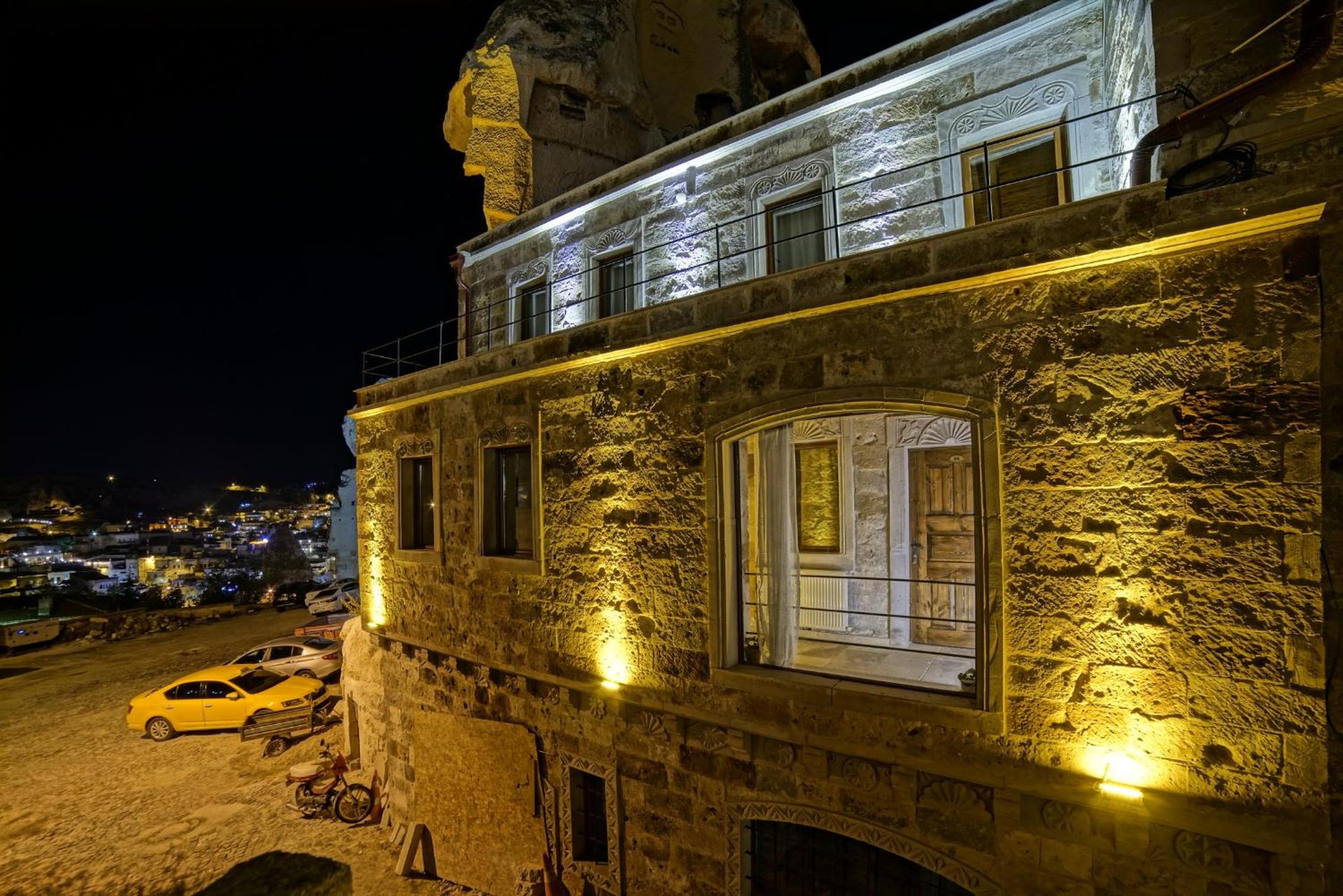 Zeus Cave Suites - Image 100