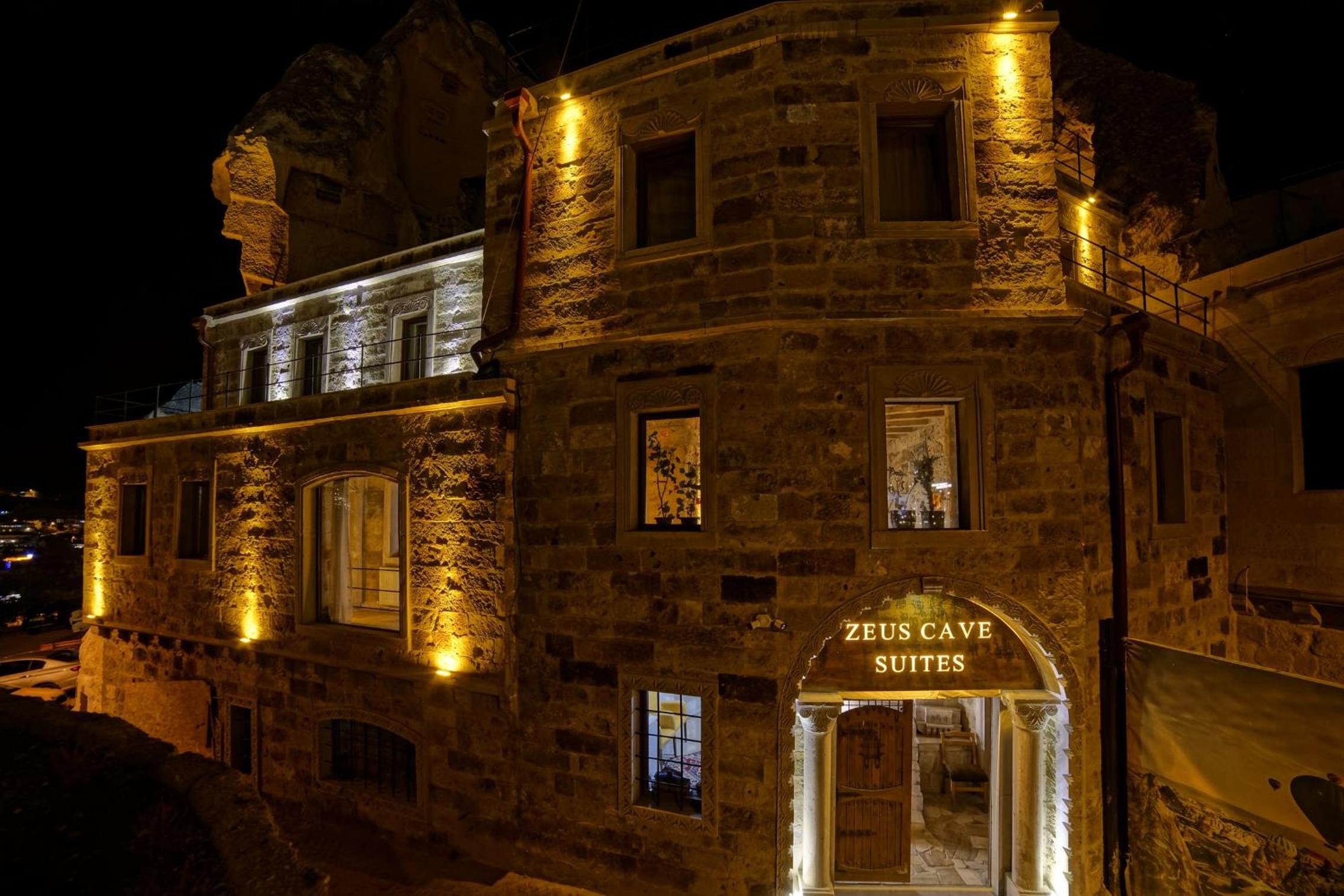 Zeus Cave Suites - Image 12