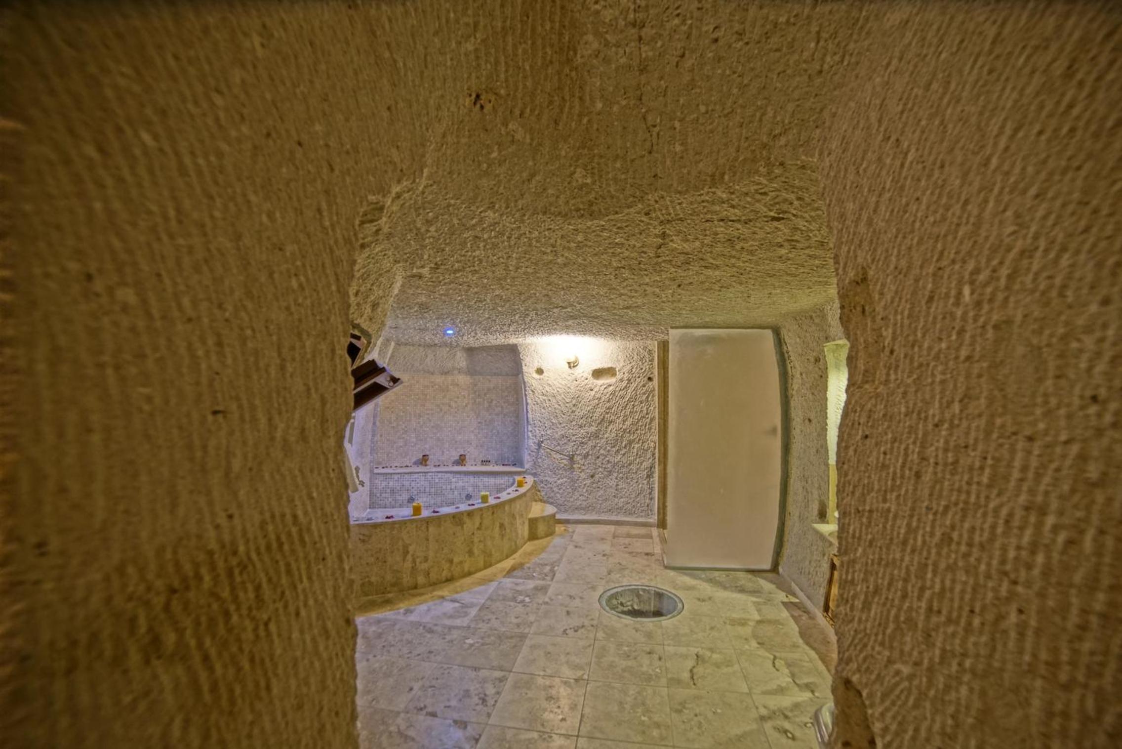 Zeus Cave Suites - Image 114