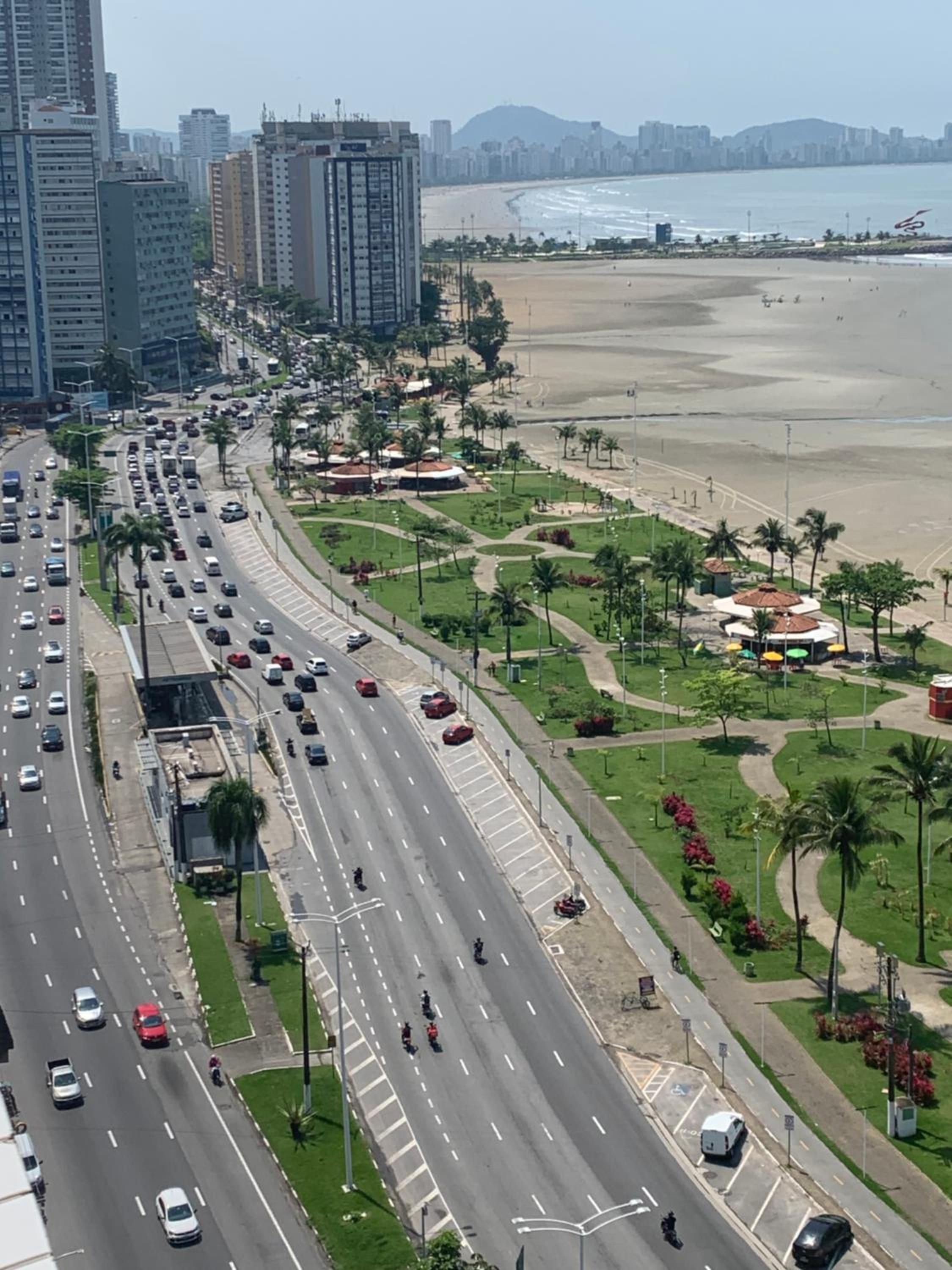São Vicente Itararé prédio frente mar apto fundo vista parcial view 2